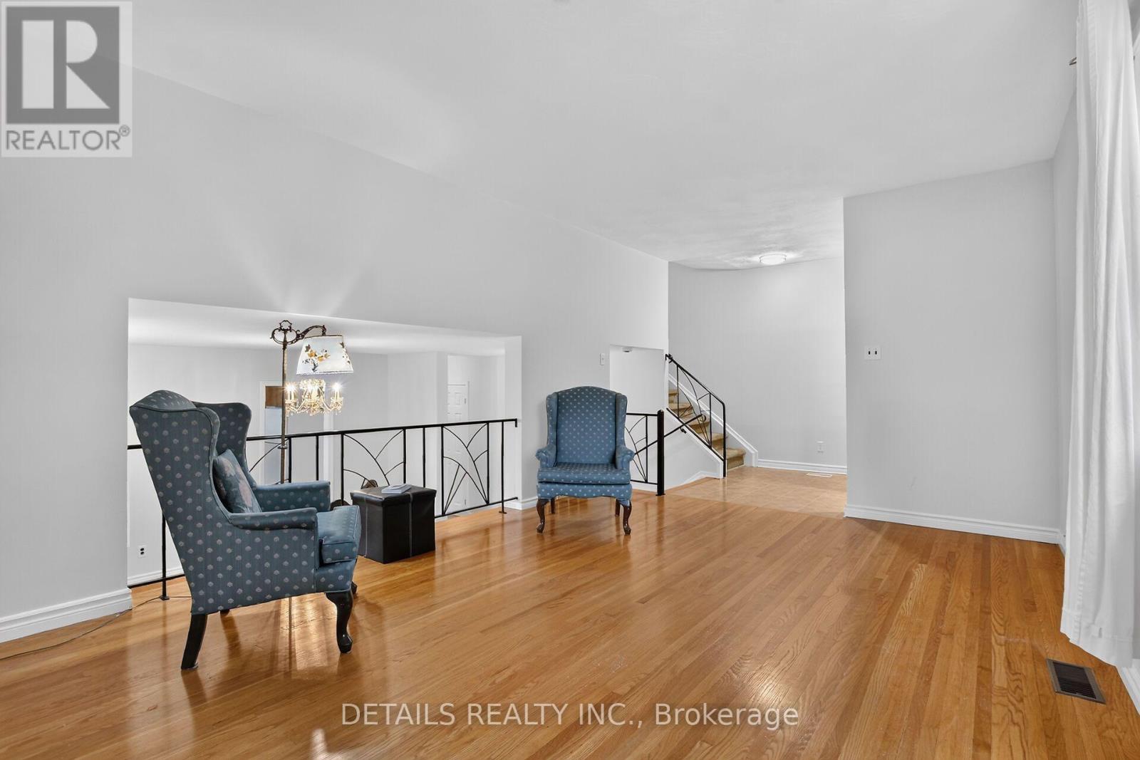 2193 FIFE CRESCENT - 7