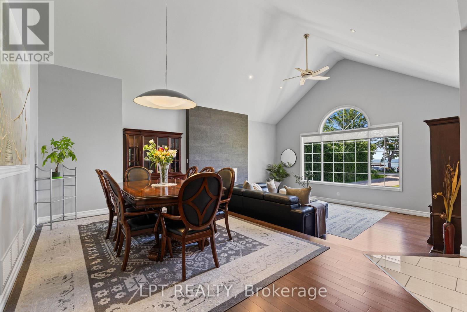 173 LAKE DRIVE E - 17