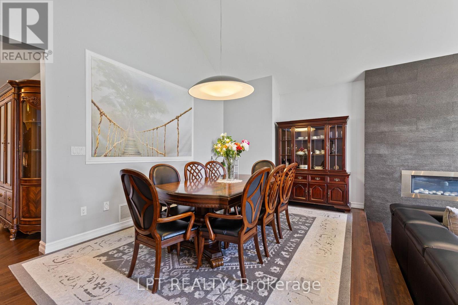 173 LAKE DRIVE E - 18