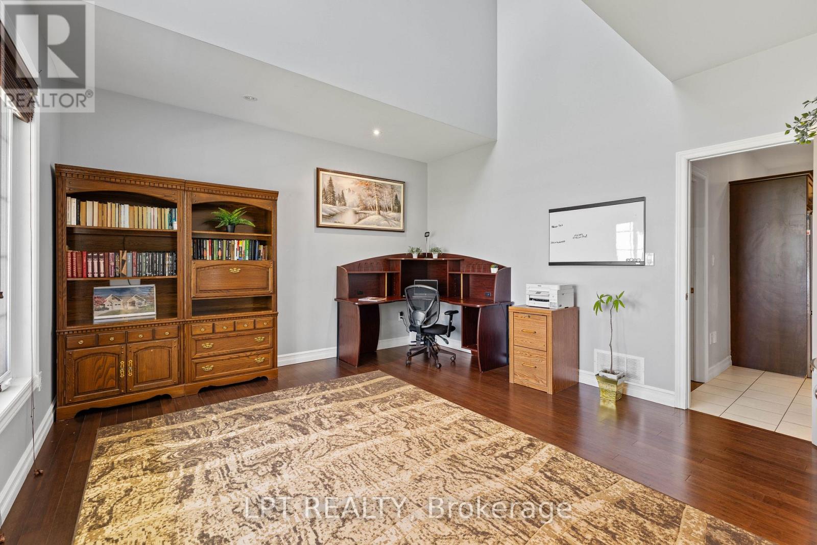 173 LAKE DRIVE E - 19