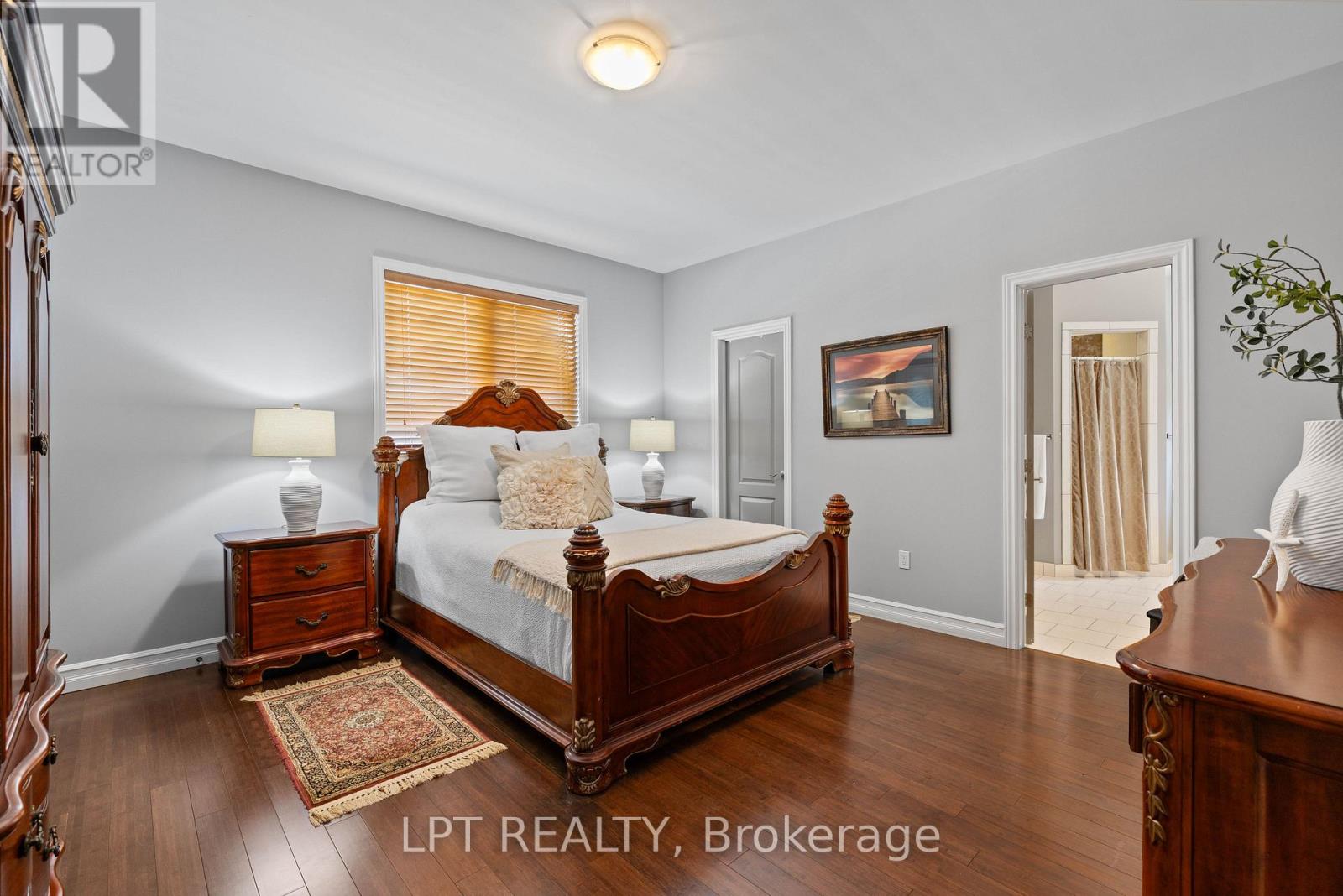 173 LAKE DRIVE E - 24