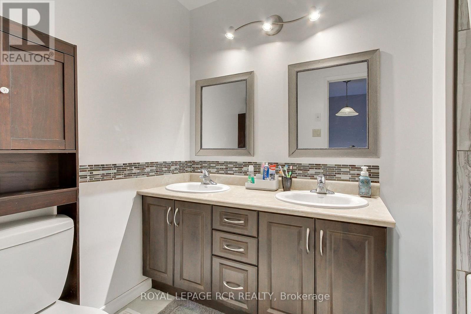 228 COLLINGS AVENUE - Image 27