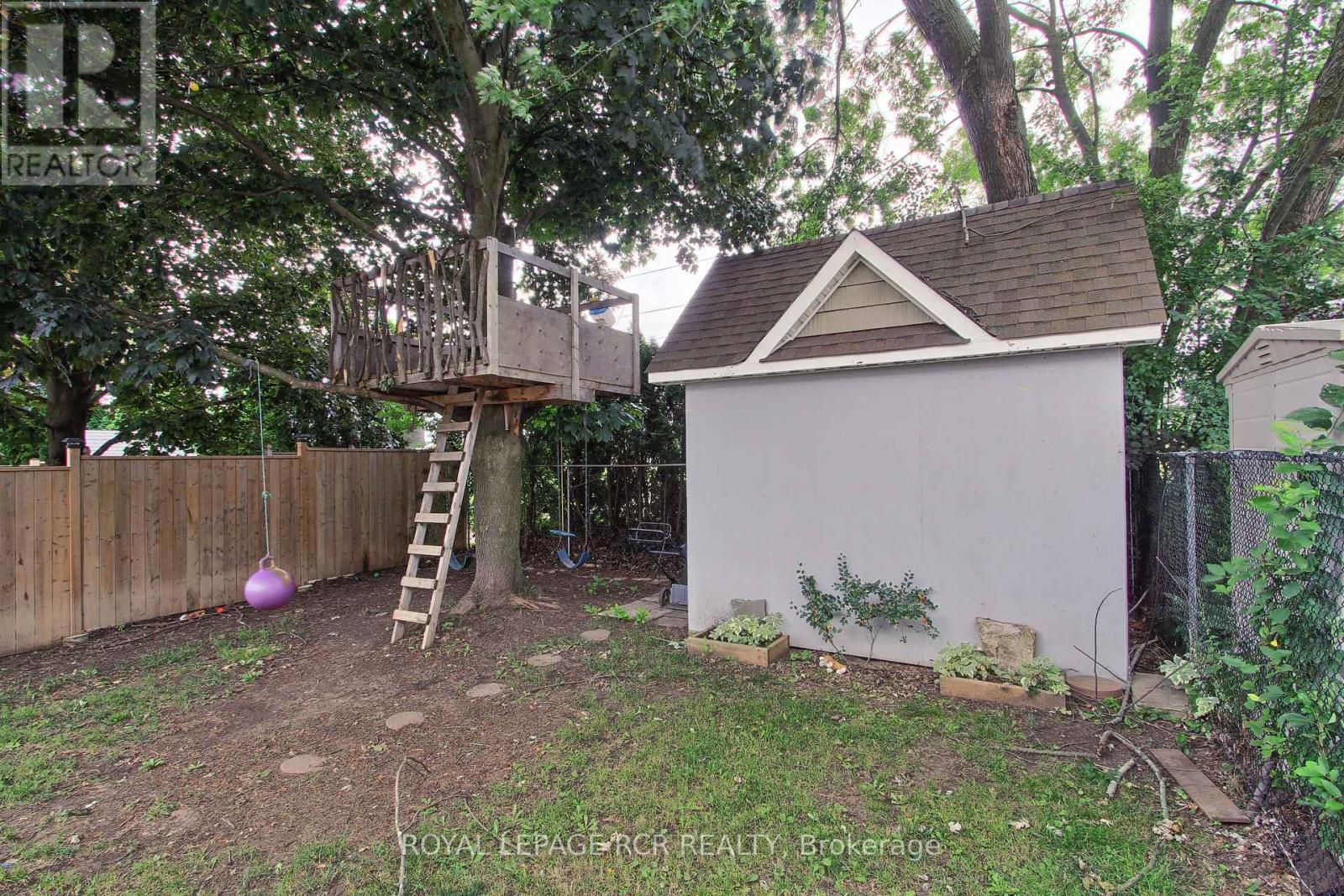 228 COLLINGS AVENUE - Image 38