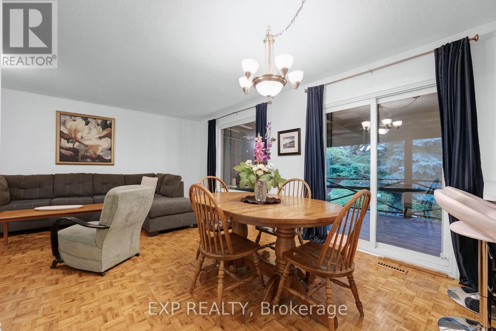 639 IRWIN CRESCENT - 12