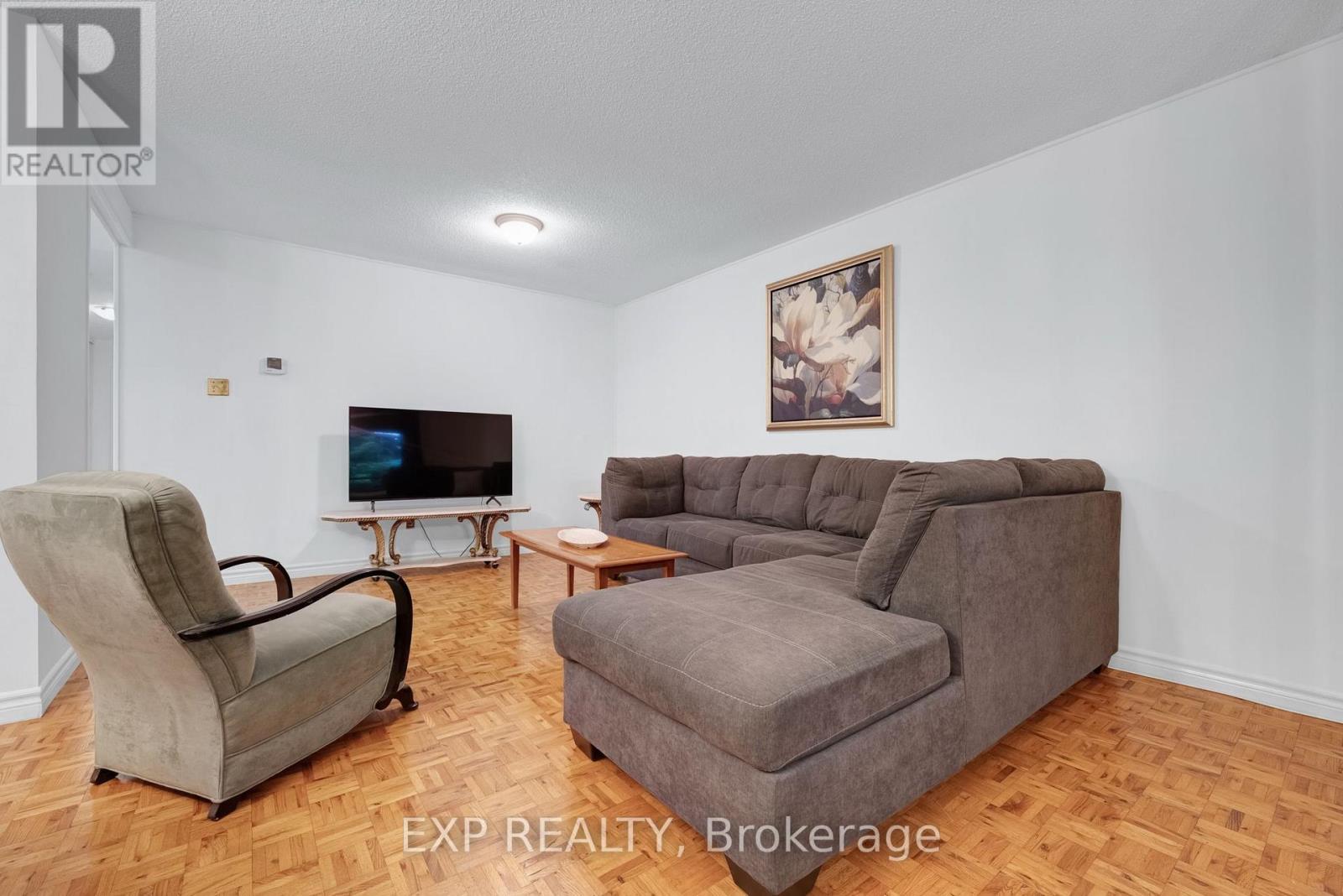 639 IRWIN CRESCENT - 15