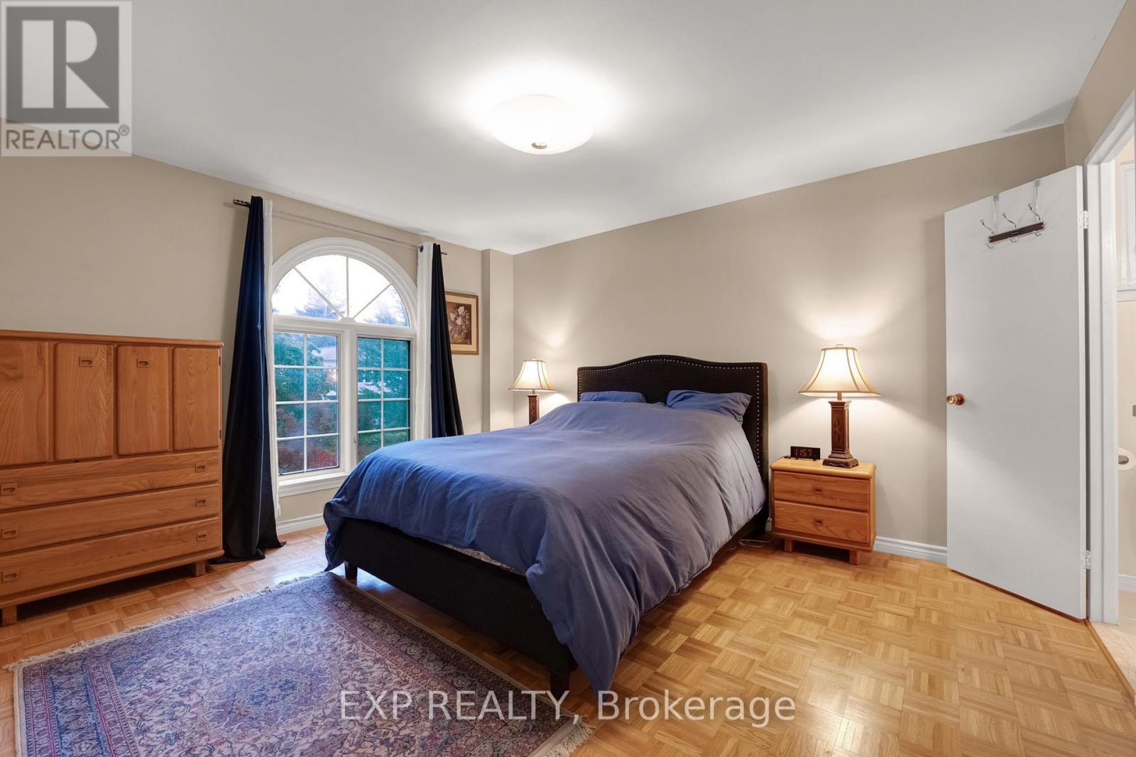 639 IRWIN CRESCENT - 17