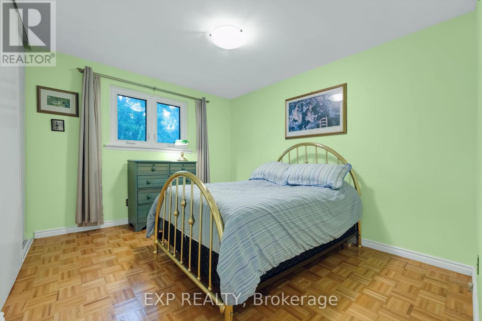 639 IRWIN CRESCENT - 25