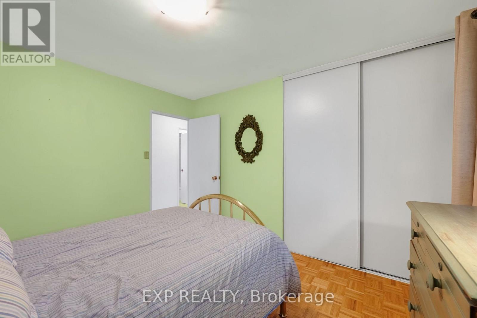639 IRWIN CRESCENT - 26