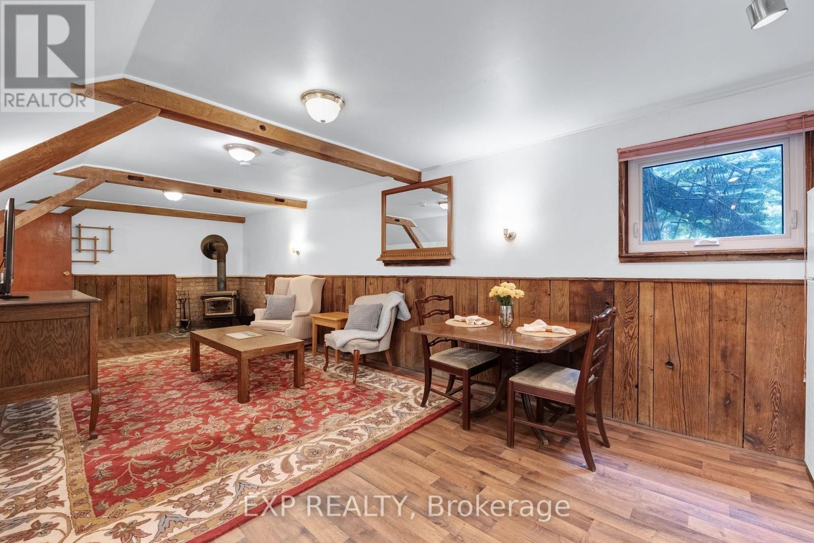 639 IRWIN CRESCENT - 29