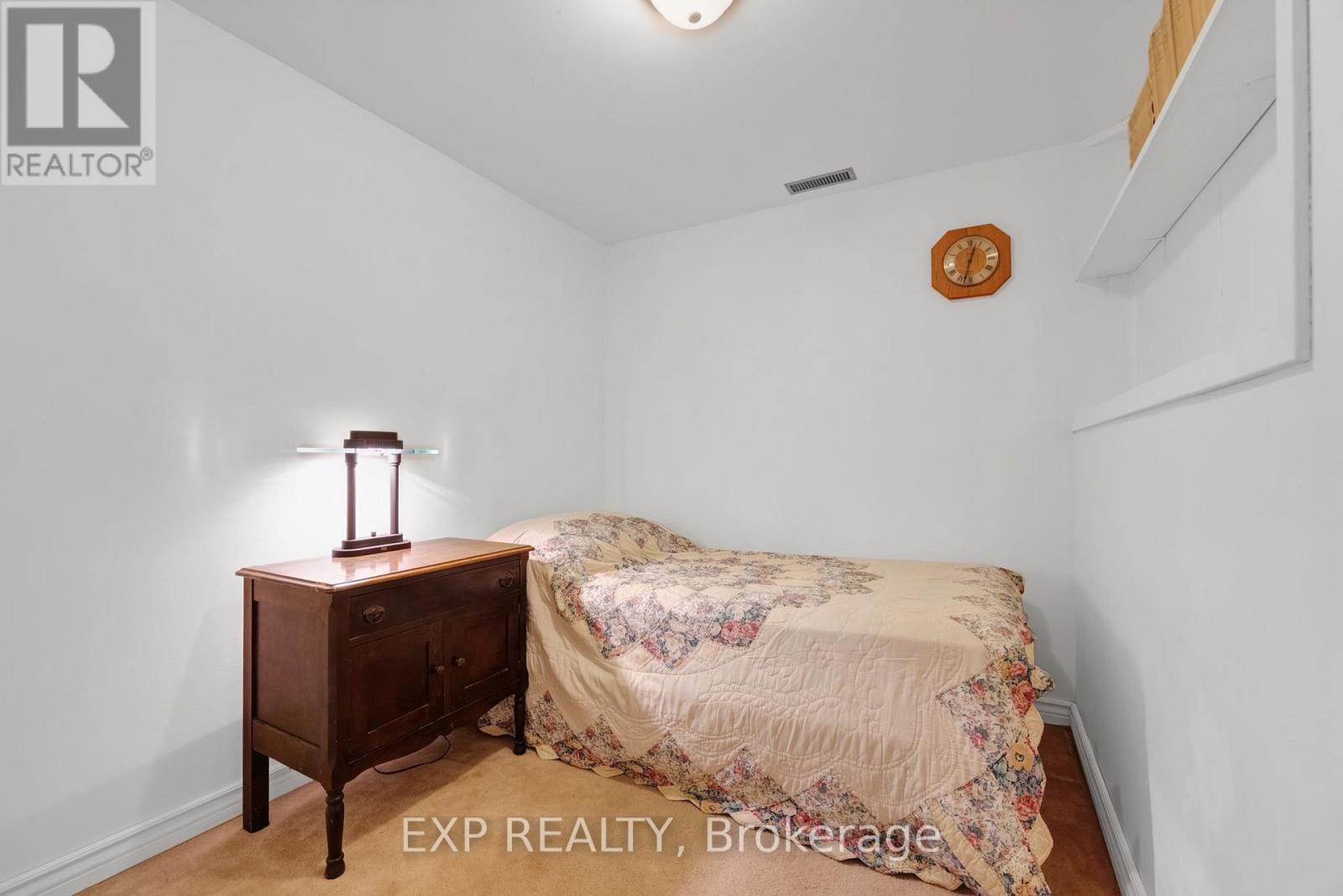 639 IRWIN CRESCENT - 31