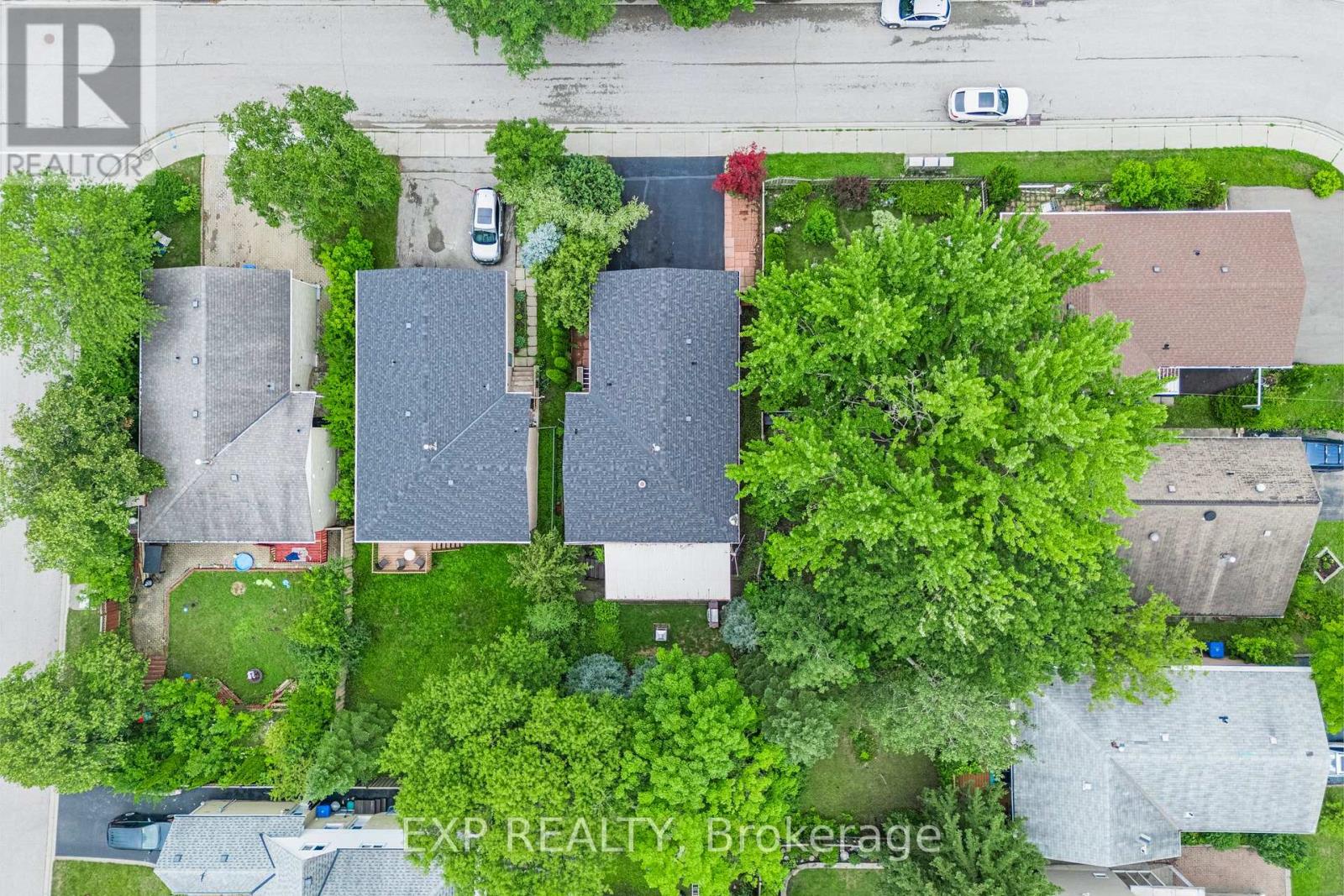 639 IRWIN CRESCENT - 33