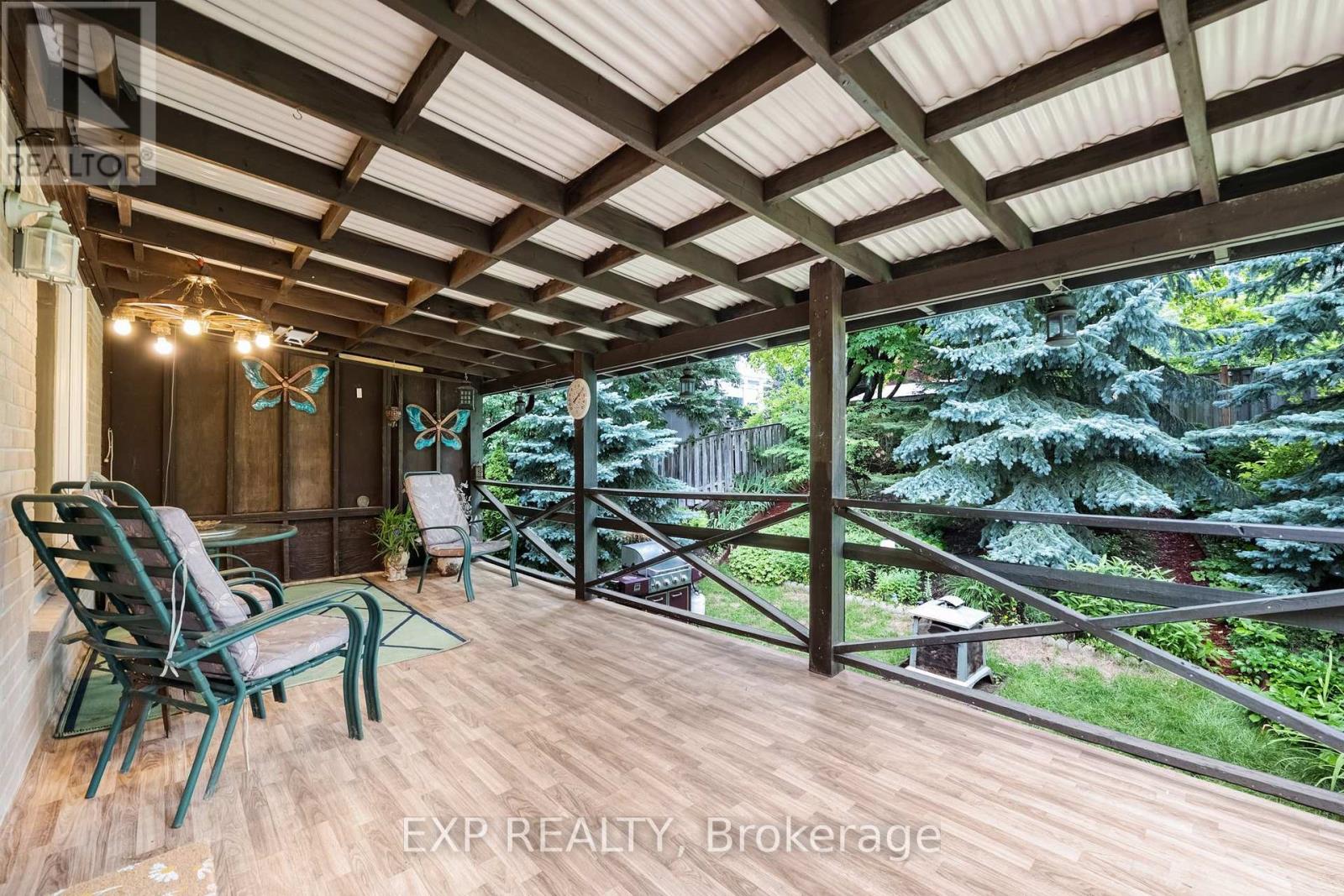 639 IRWIN CRESCENT - 37
