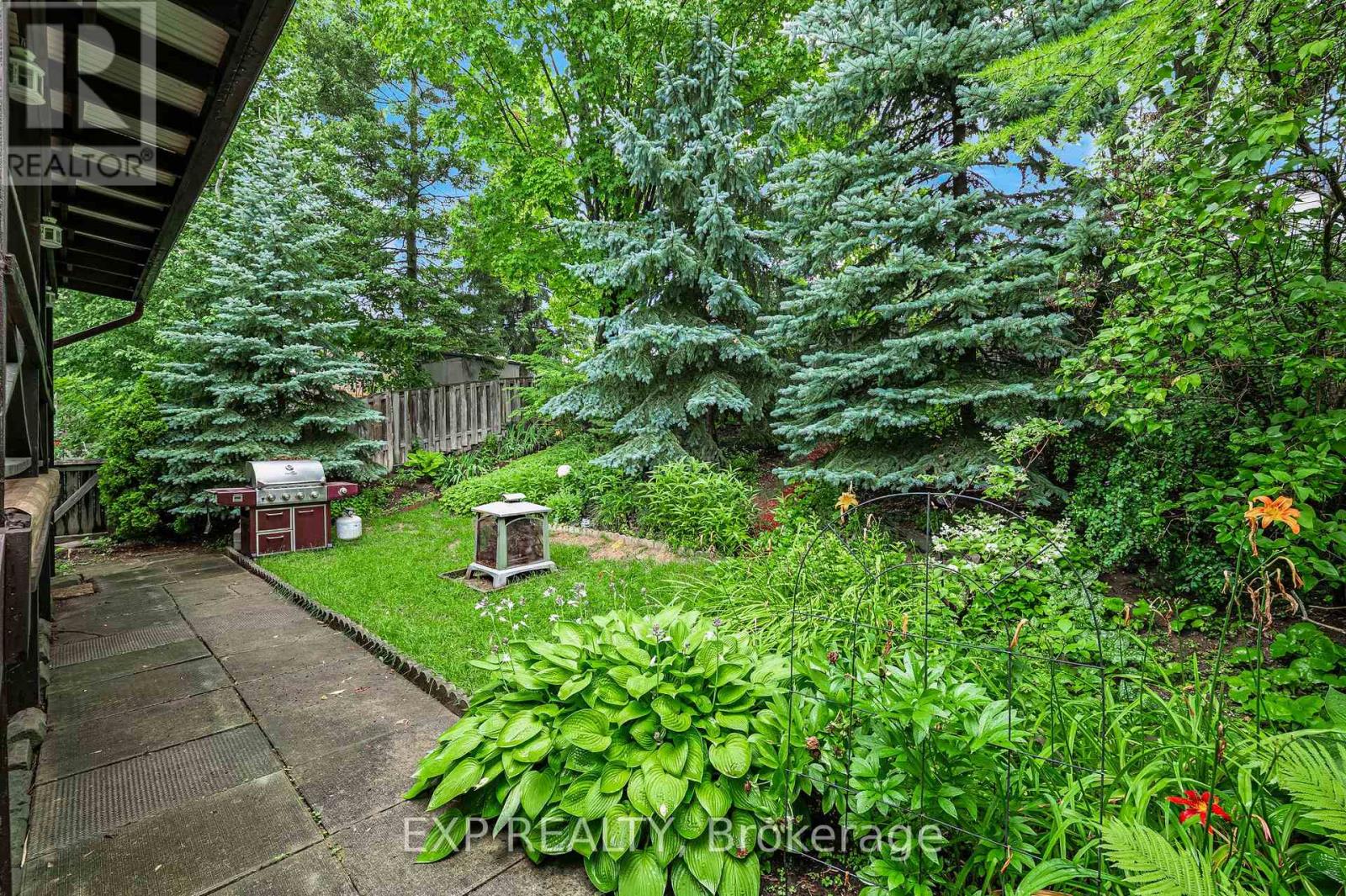 639 IRWIN CRESCENT - 39