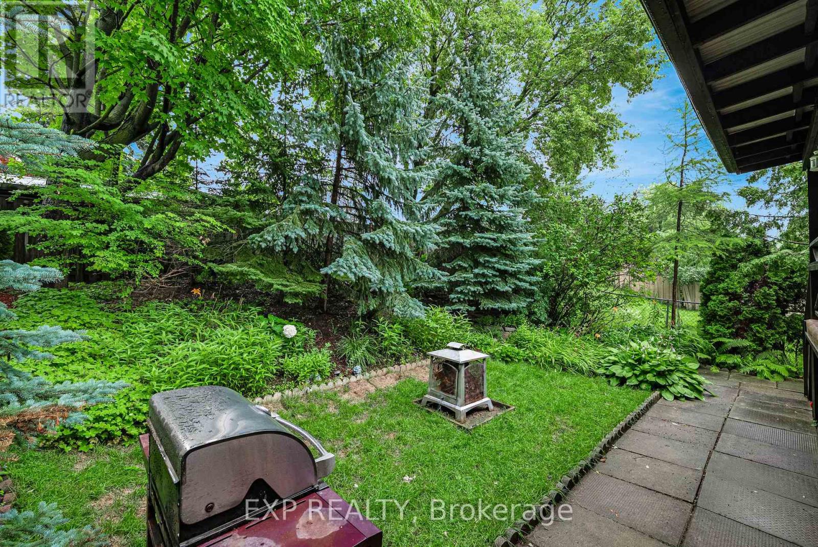 639 IRWIN CRESCENT - 42