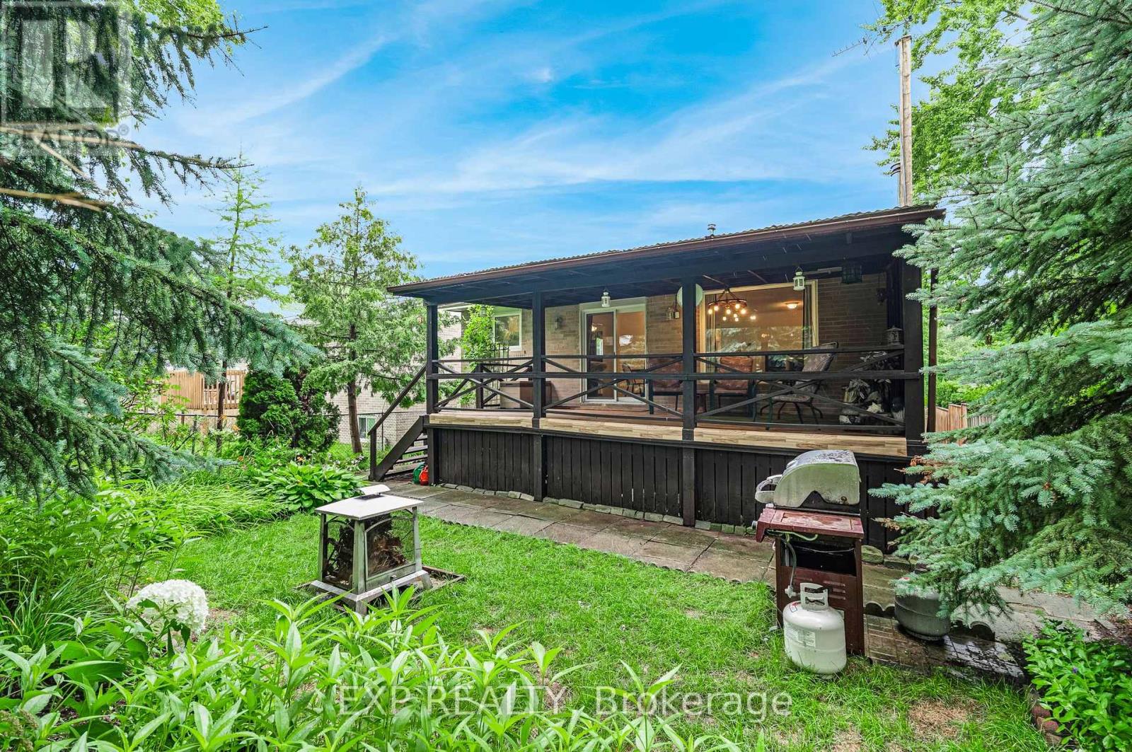 639 IRWIN CRESCENT - 43