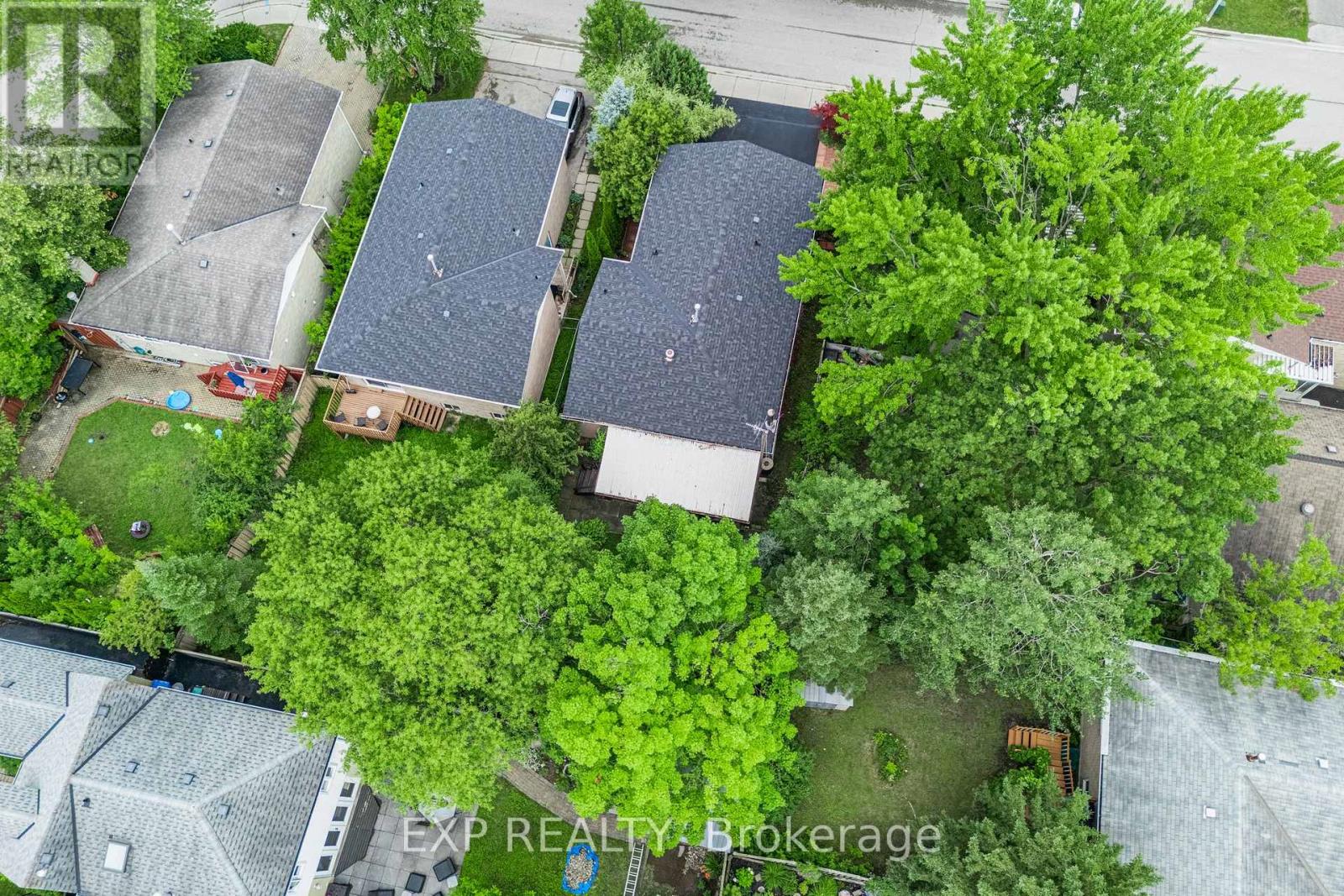 639 IRWIN CRESCENT - 44