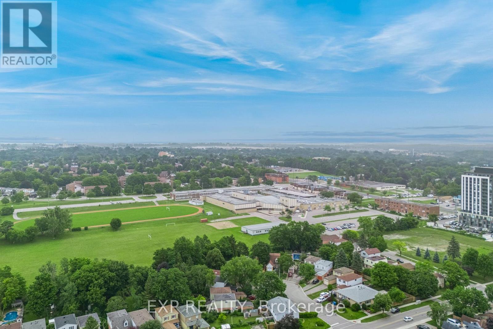 639 IRWIN CRESCENT - 47