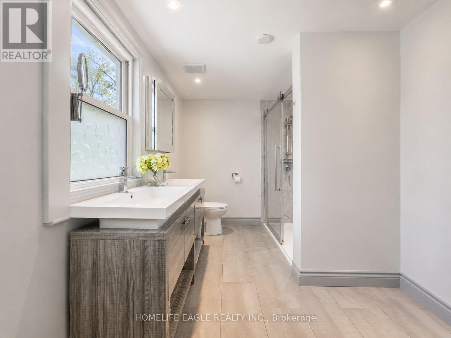 261 RICHMOND STREET - 16