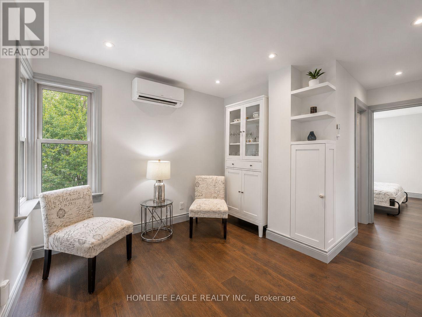 261 RICHMOND STREET - 8