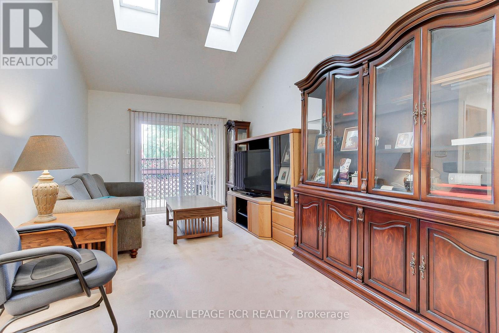#16 121 GREEN BRIAR ROAD - 17