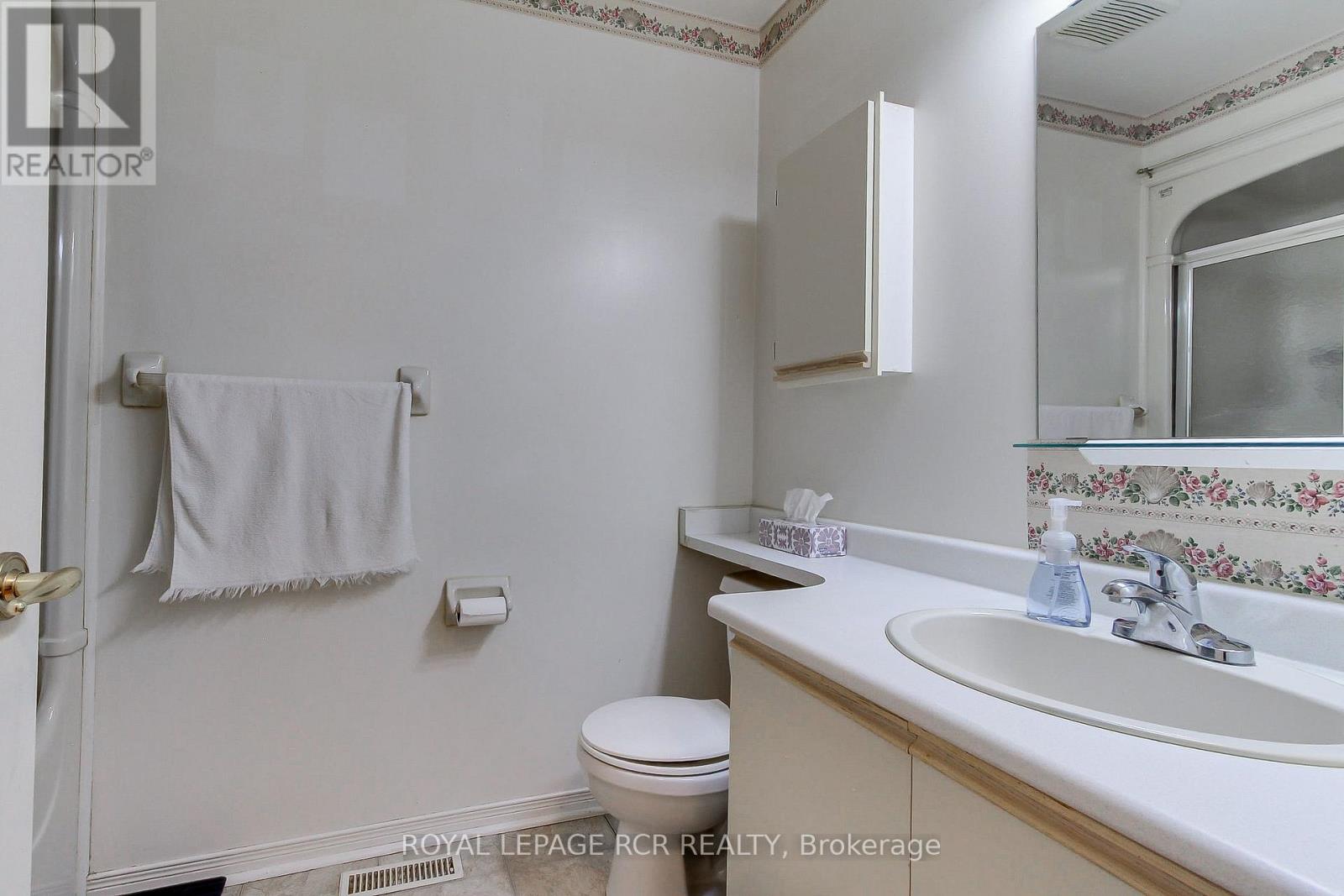 #16 121 GREEN BRIAR ROAD - 22