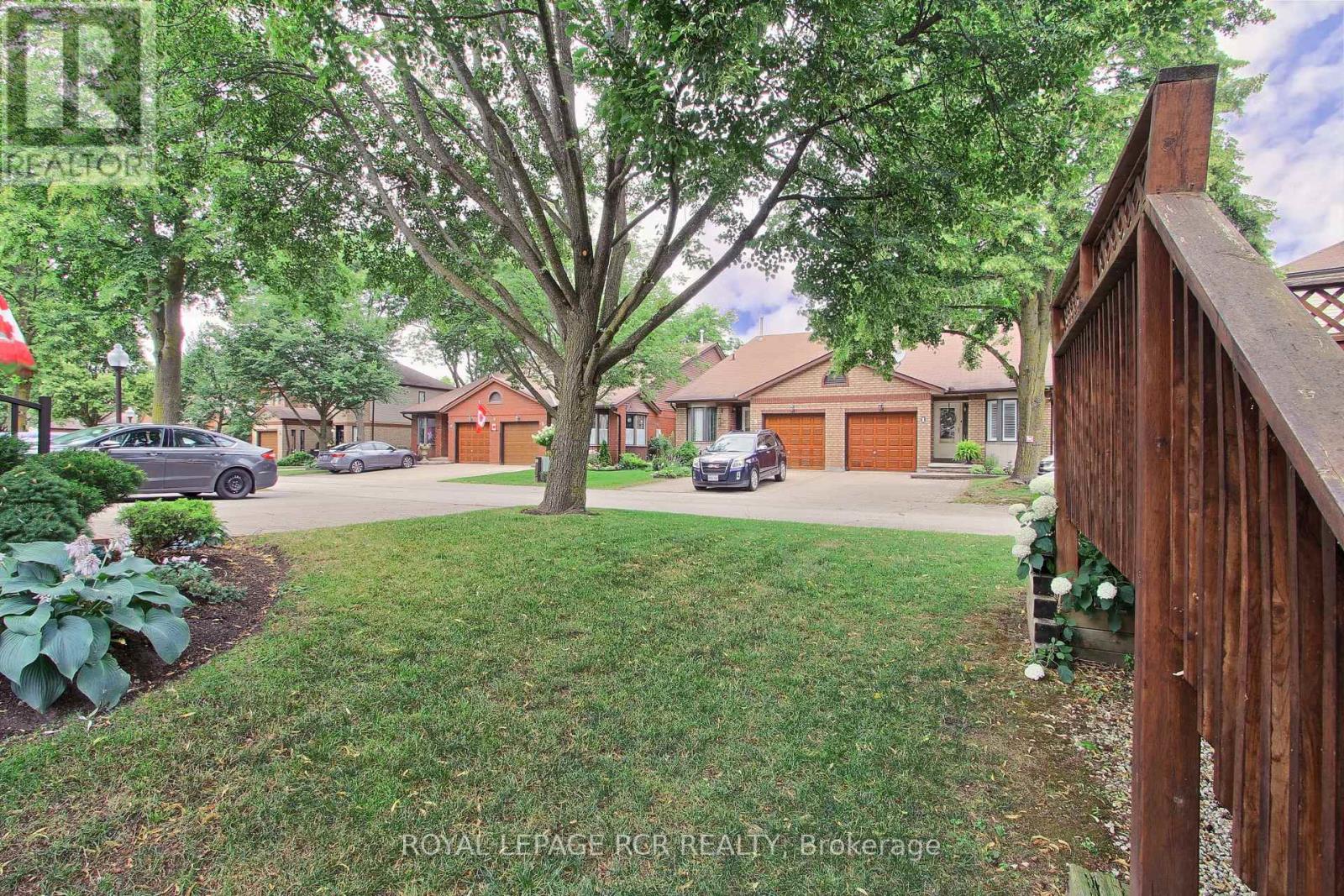 #16 121 GREEN BRIAR ROAD - 33
