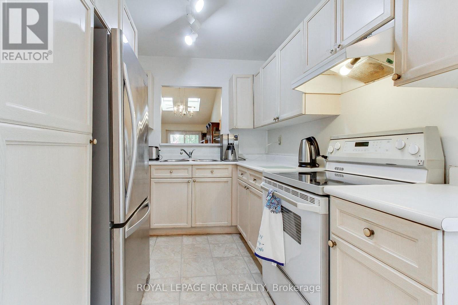 #16 121 GREEN BRIAR ROAD - 8