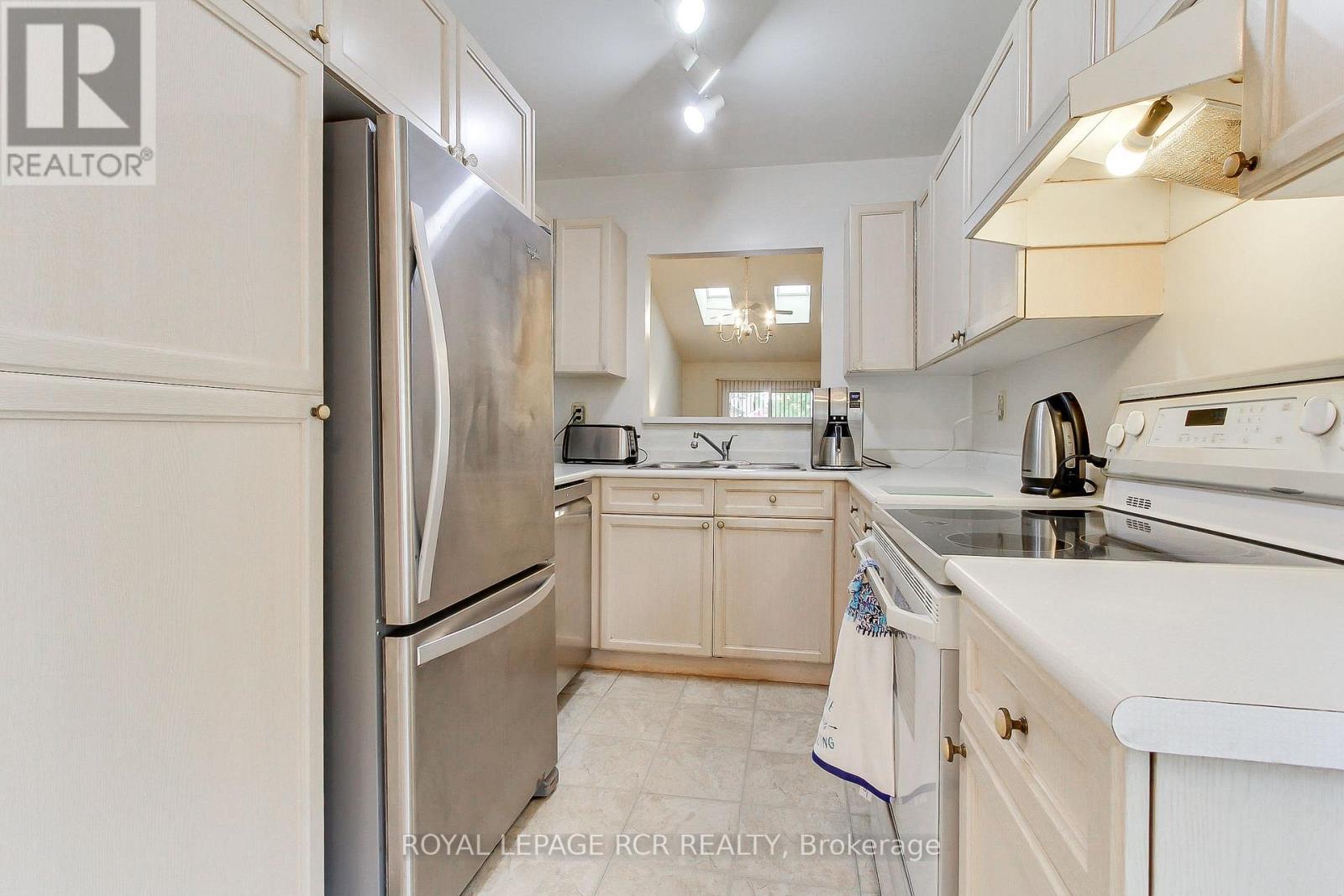 #16 121 GREEN BRIAR ROAD - 9