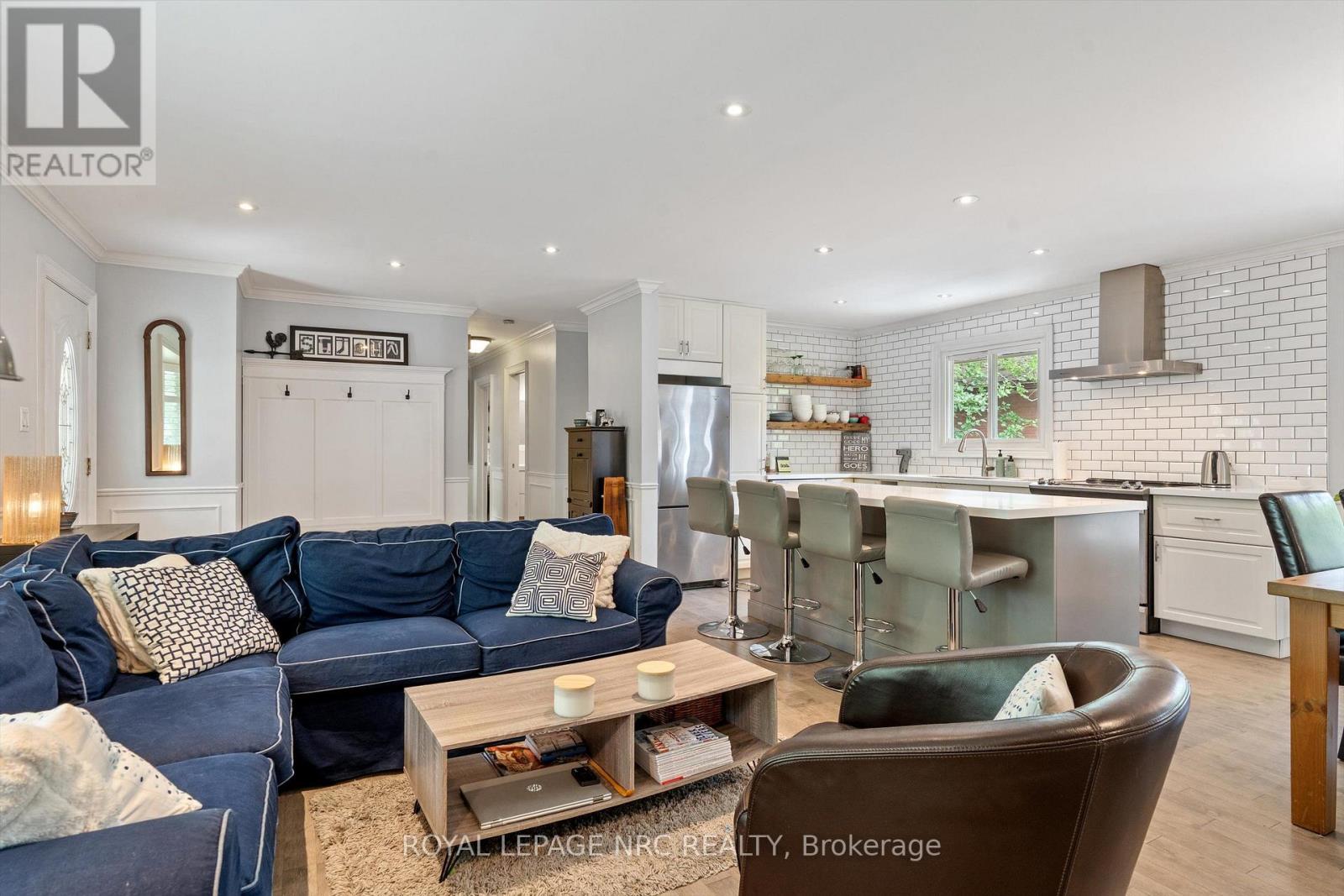 1 KINGSTON BAY - Image 10