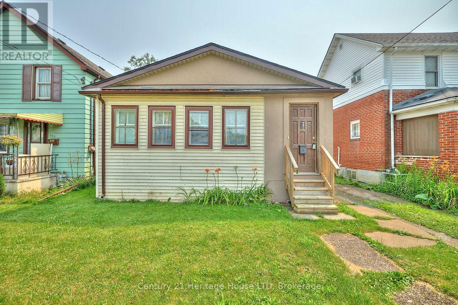 231 DUFFERIN STREET - 1