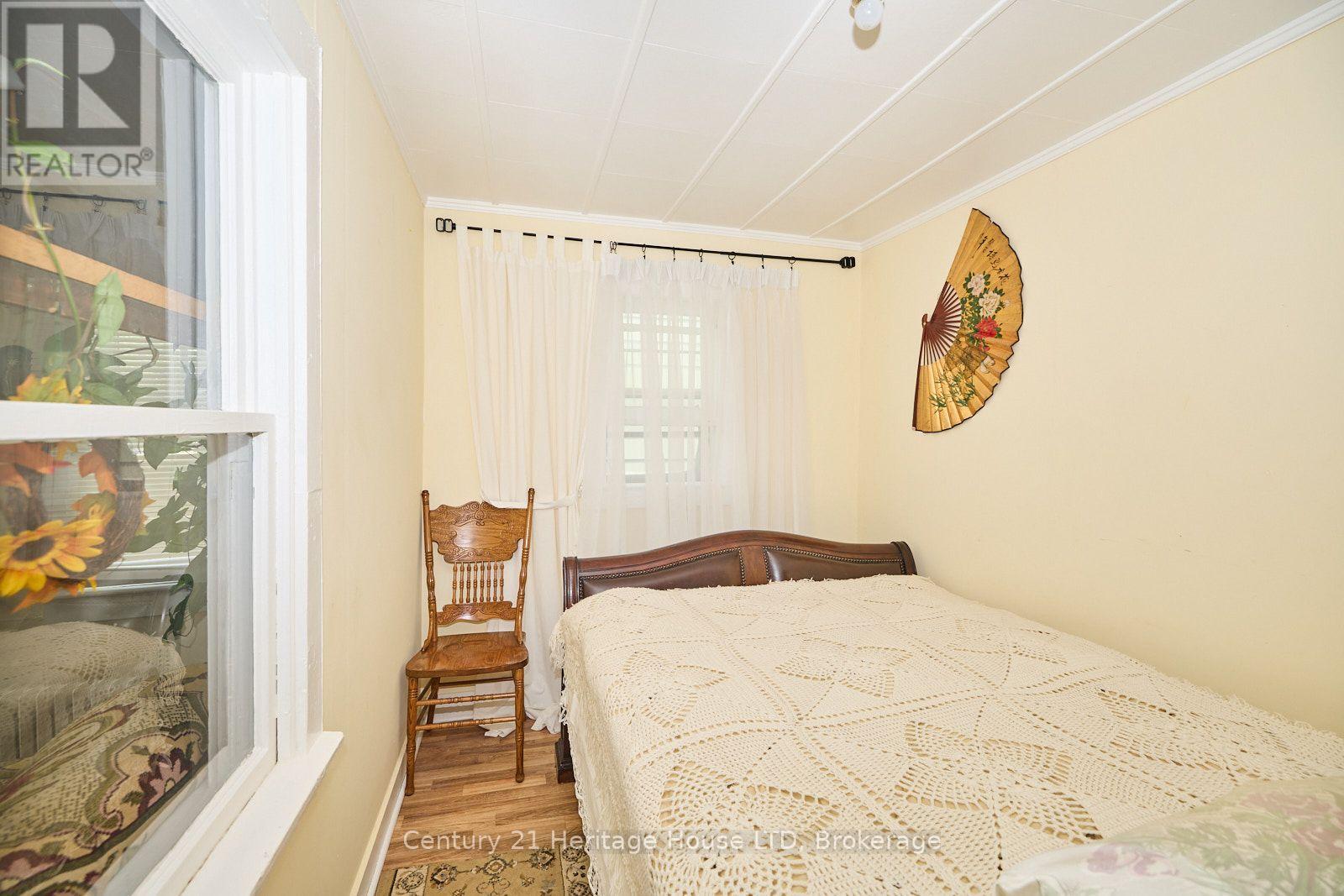 231 DUFFERIN STREET - 11