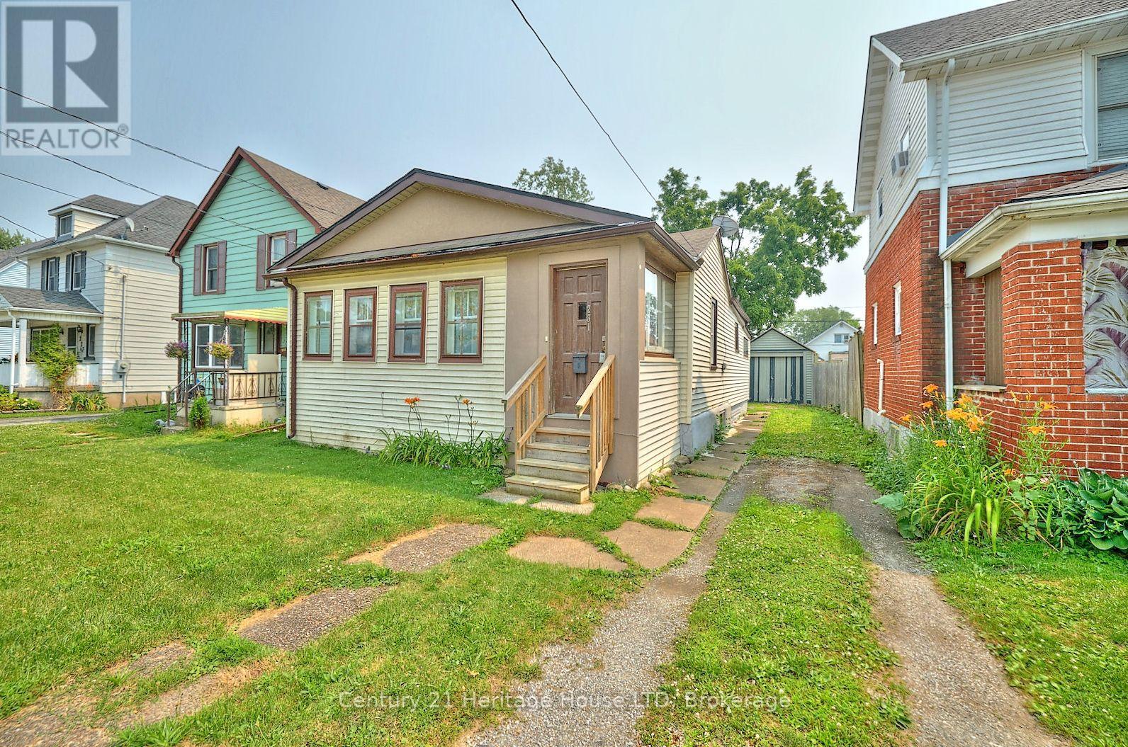 231 DUFFERIN STREET - 13