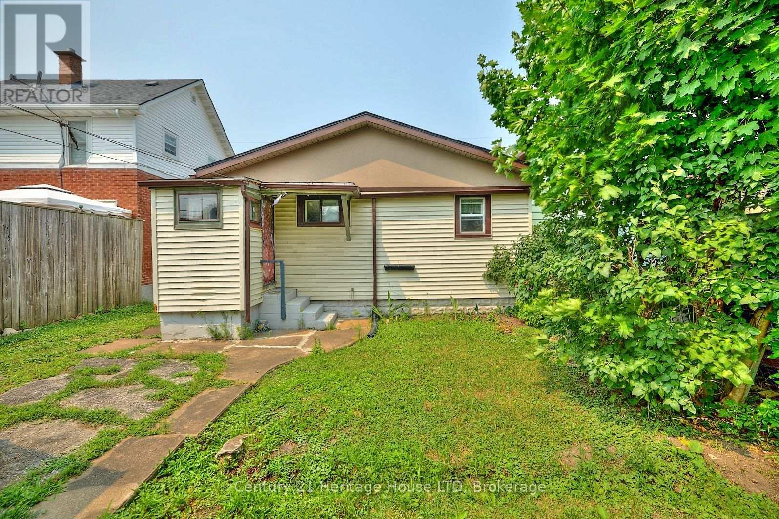 231 DUFFERIN STREET - 15