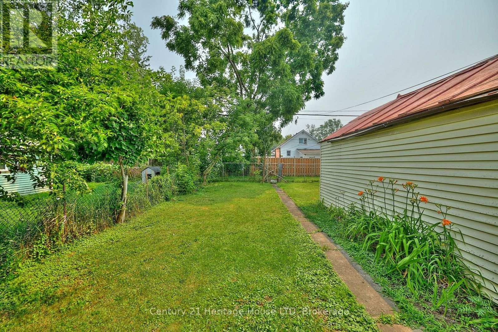 231 DUFFERIN STREET - 2