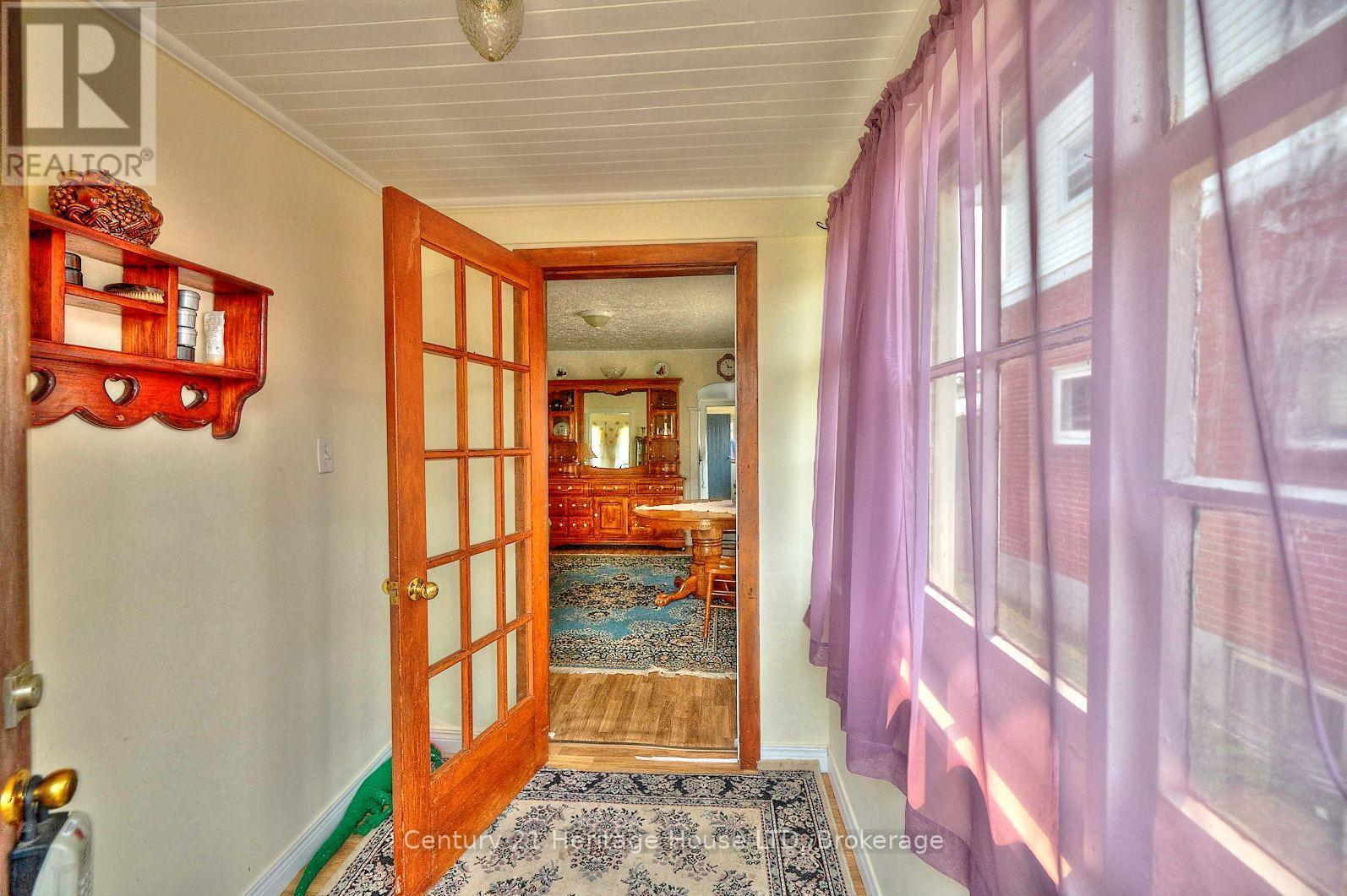 231 DUFFERIN STREET - 3