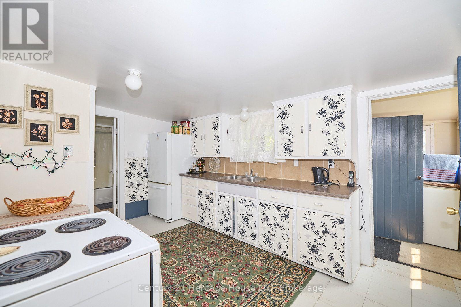231 DUFFERIN STREET - 8