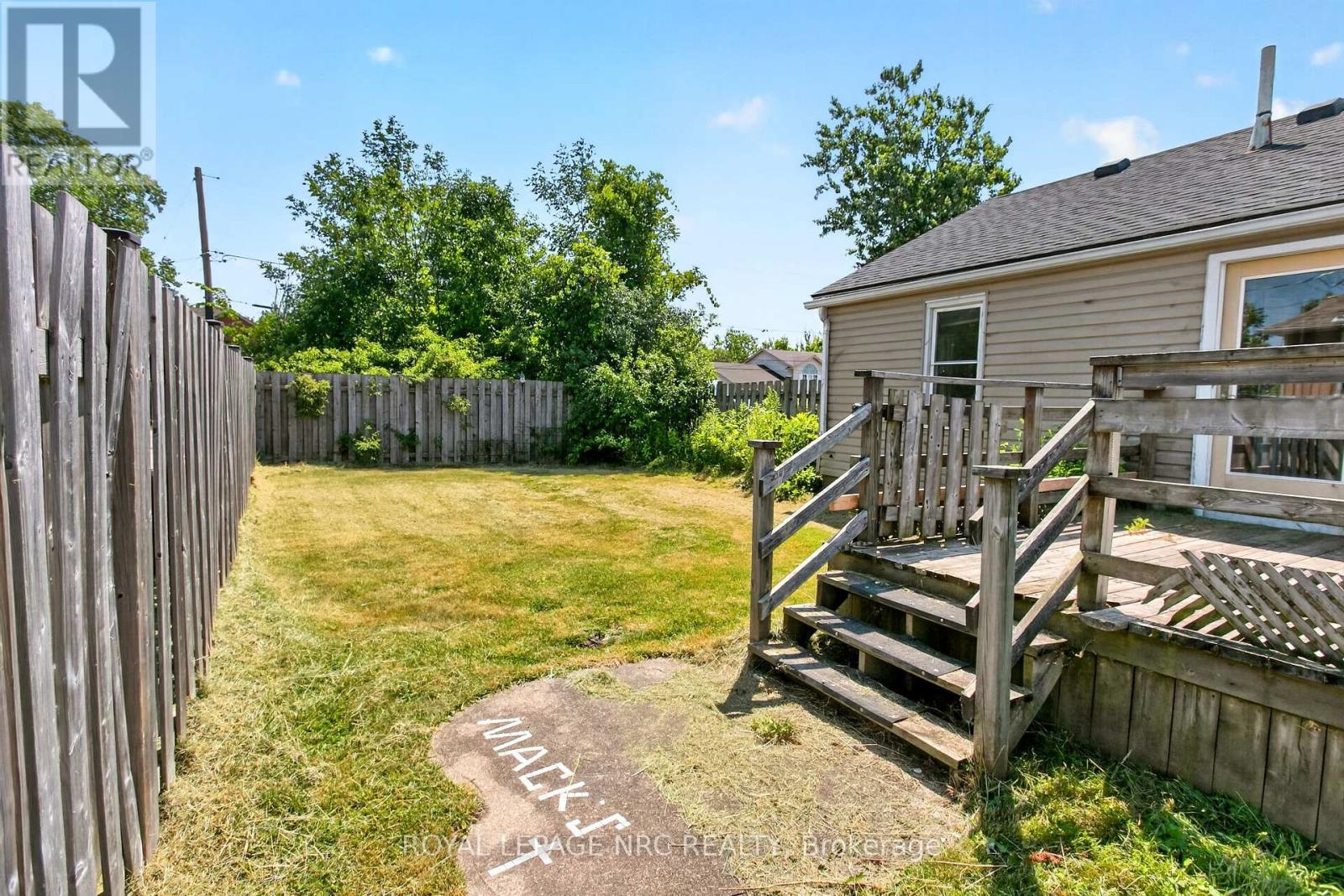2964 HYMAN AVENUE - 23