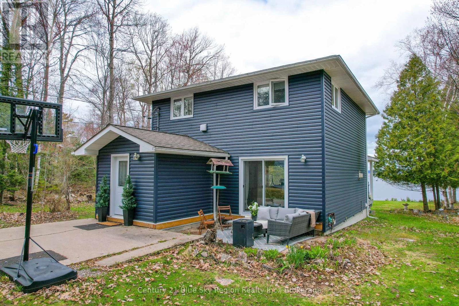 64 NINOVAN ROAD E - 48
