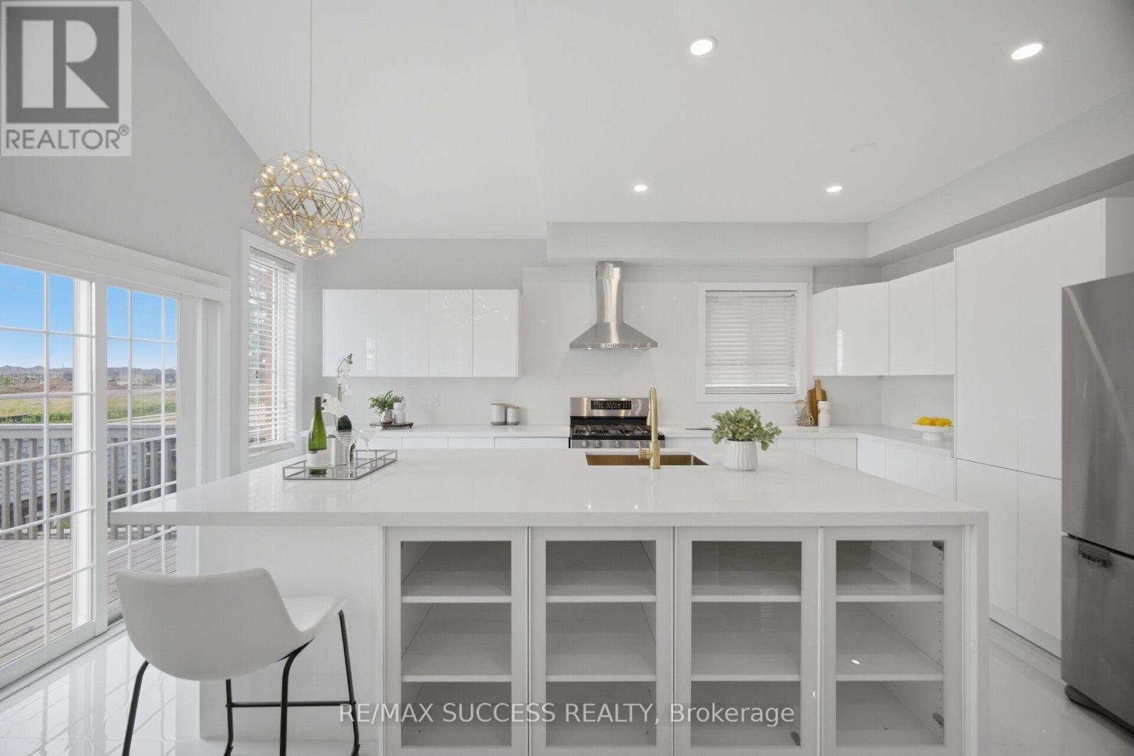 1019 DONNELLY STREET - Image 15