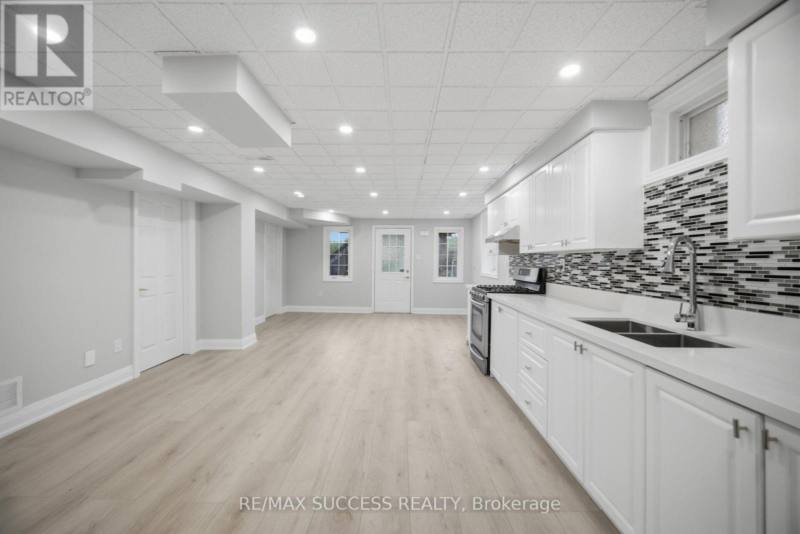 1019 DONNELLY STREET - Image 34