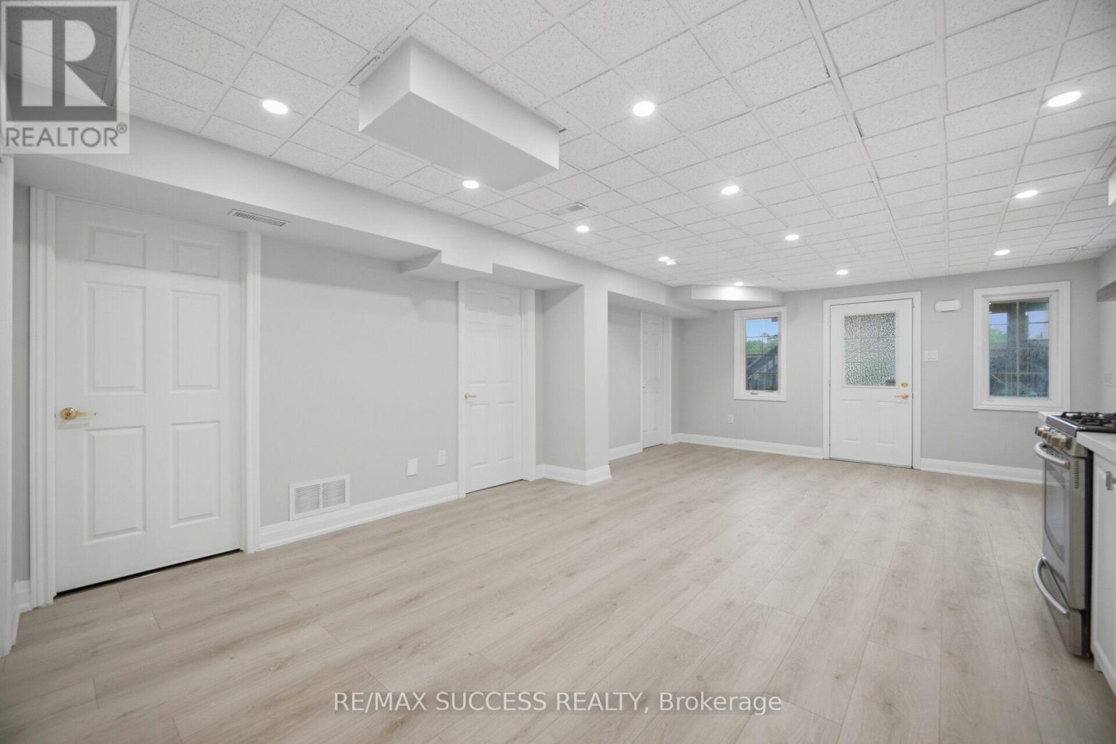 1019 DONNELLY STREET - Image 37