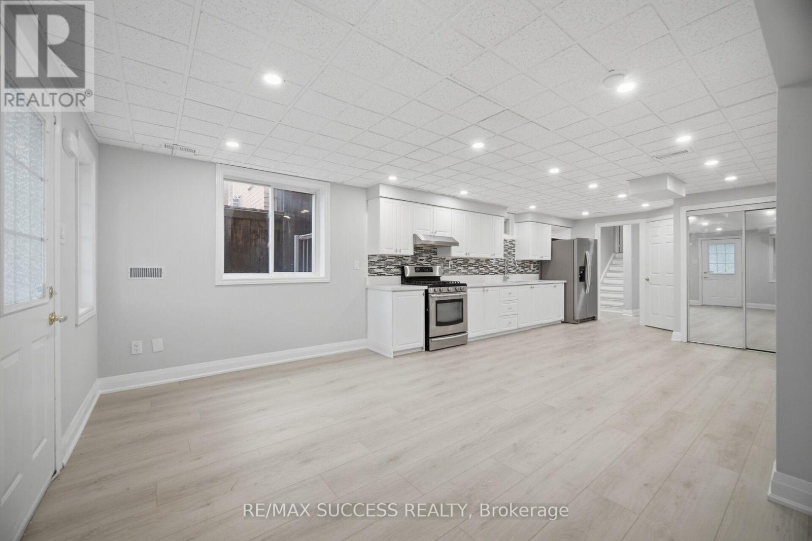 1019 DONNELLY STREET - Image 39