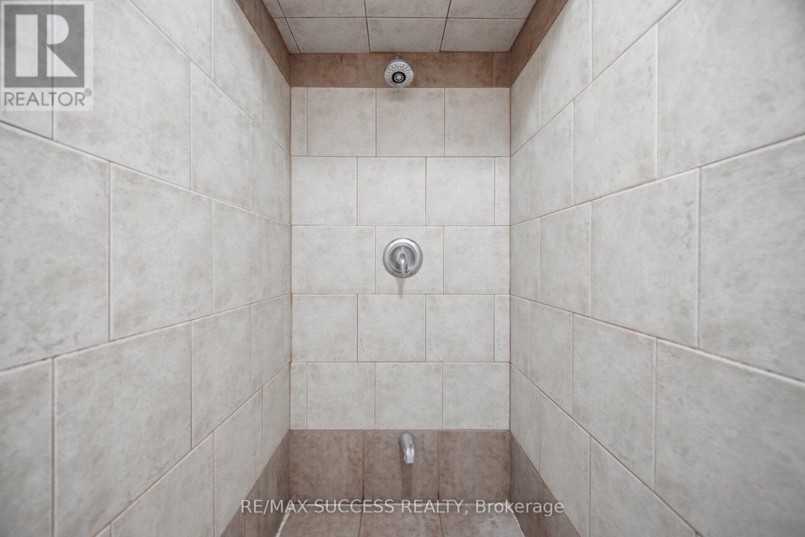 1019 DONNELLY STREET - Image 46