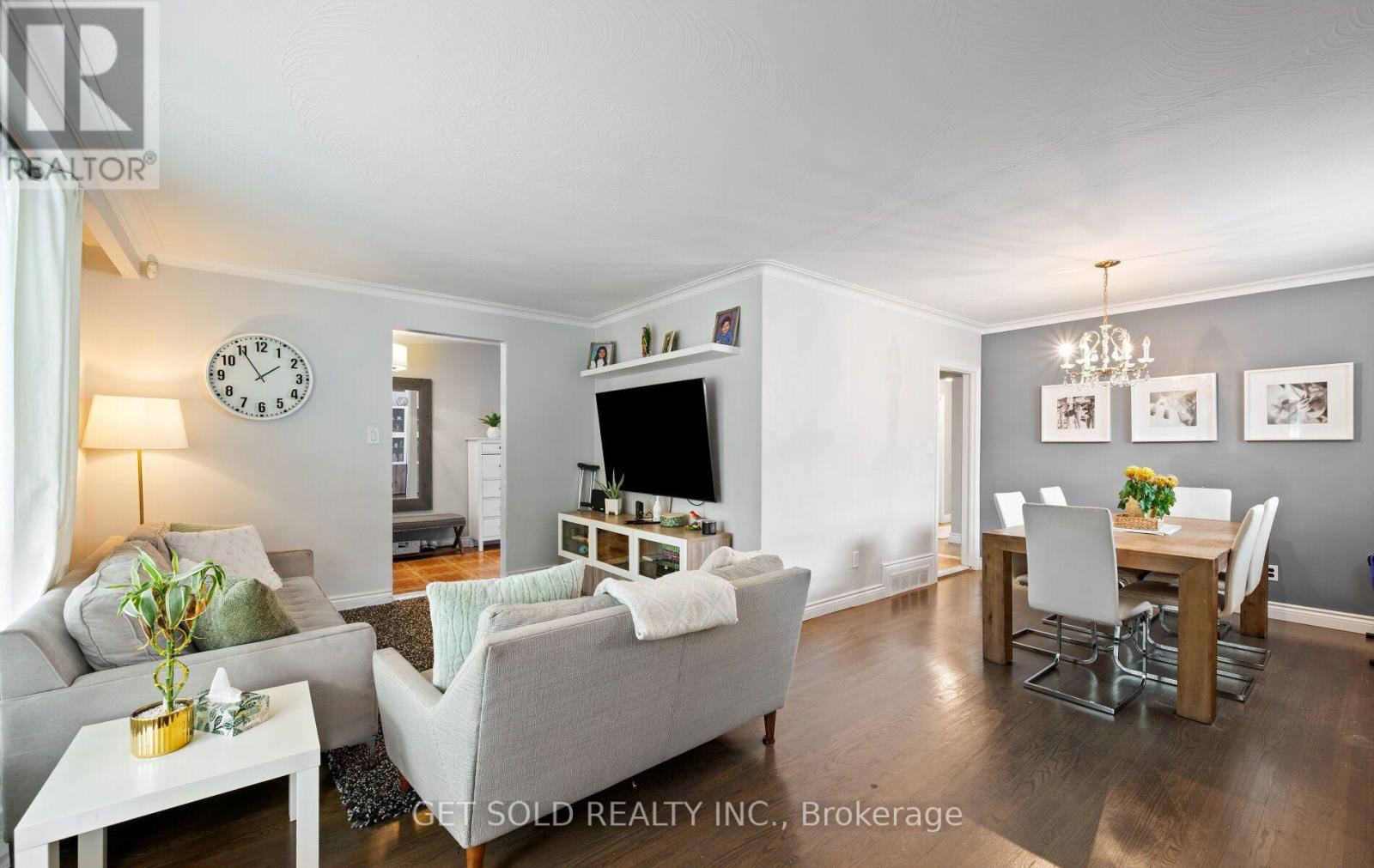 44 MANCROFT CRESCENT - 1