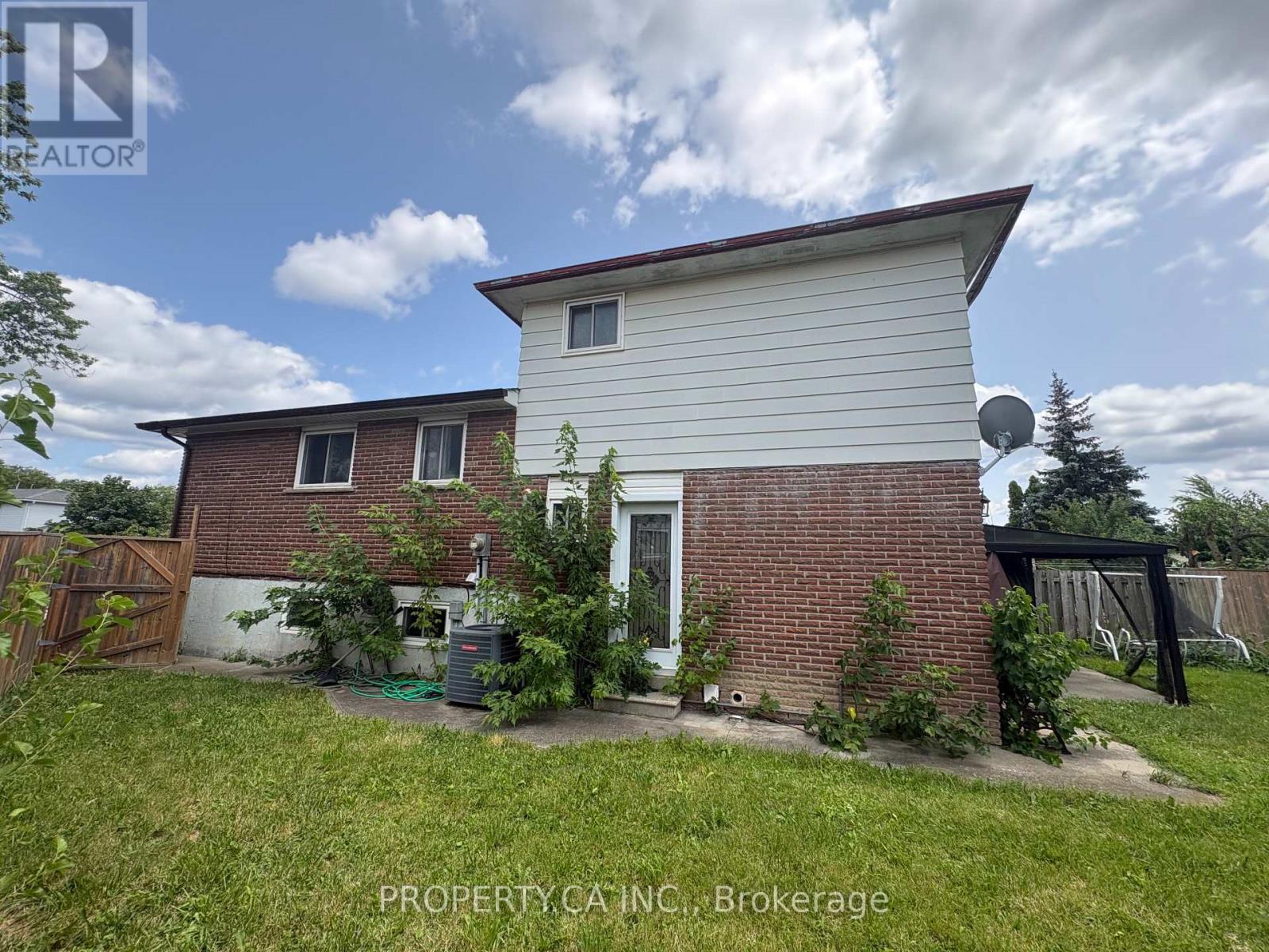 682 EAGLEMOUNT CRESCENT - 2