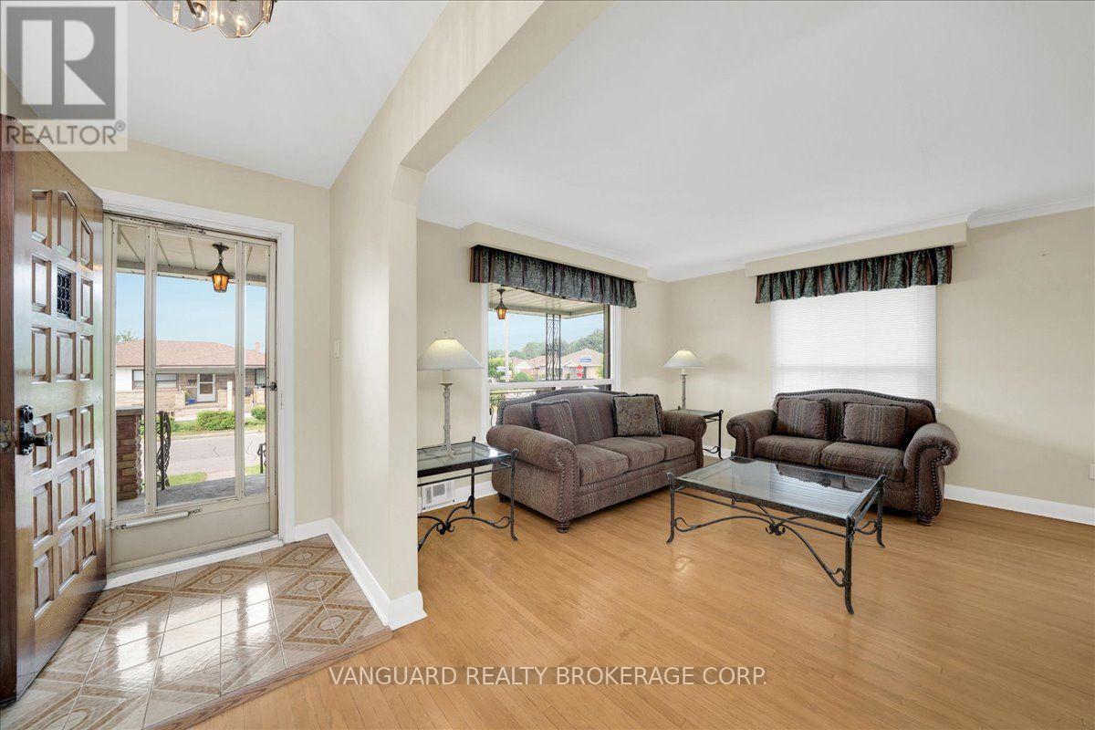 39 CAMBORNE AVENUE - 10