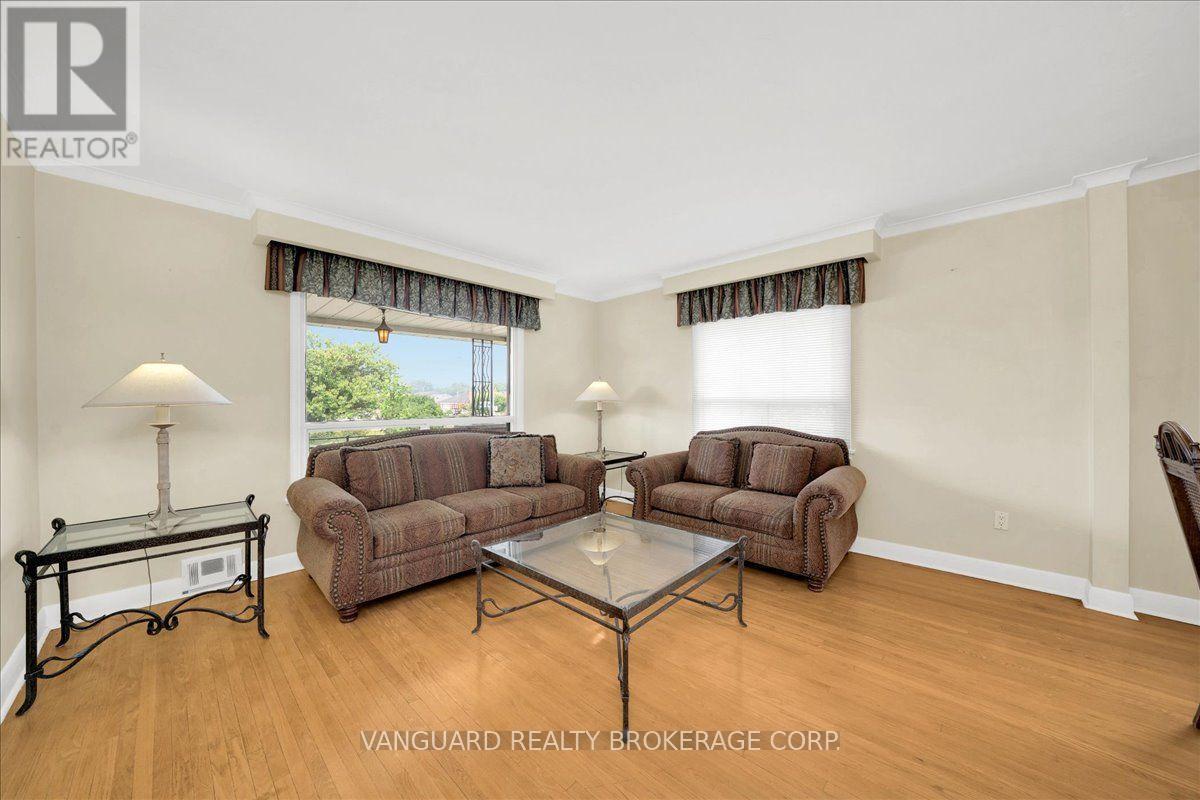39 CAMBORNE AVENUE - 14