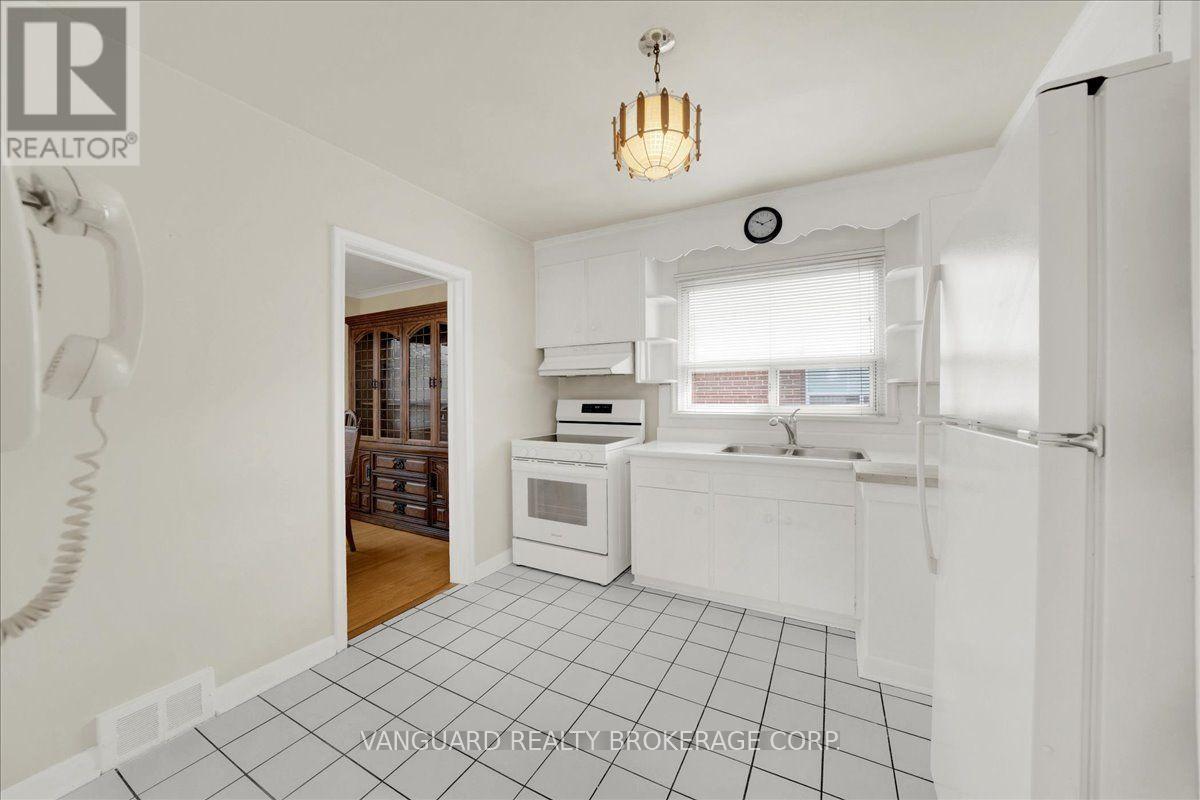 39 CAMBORNE AVENUE - 19