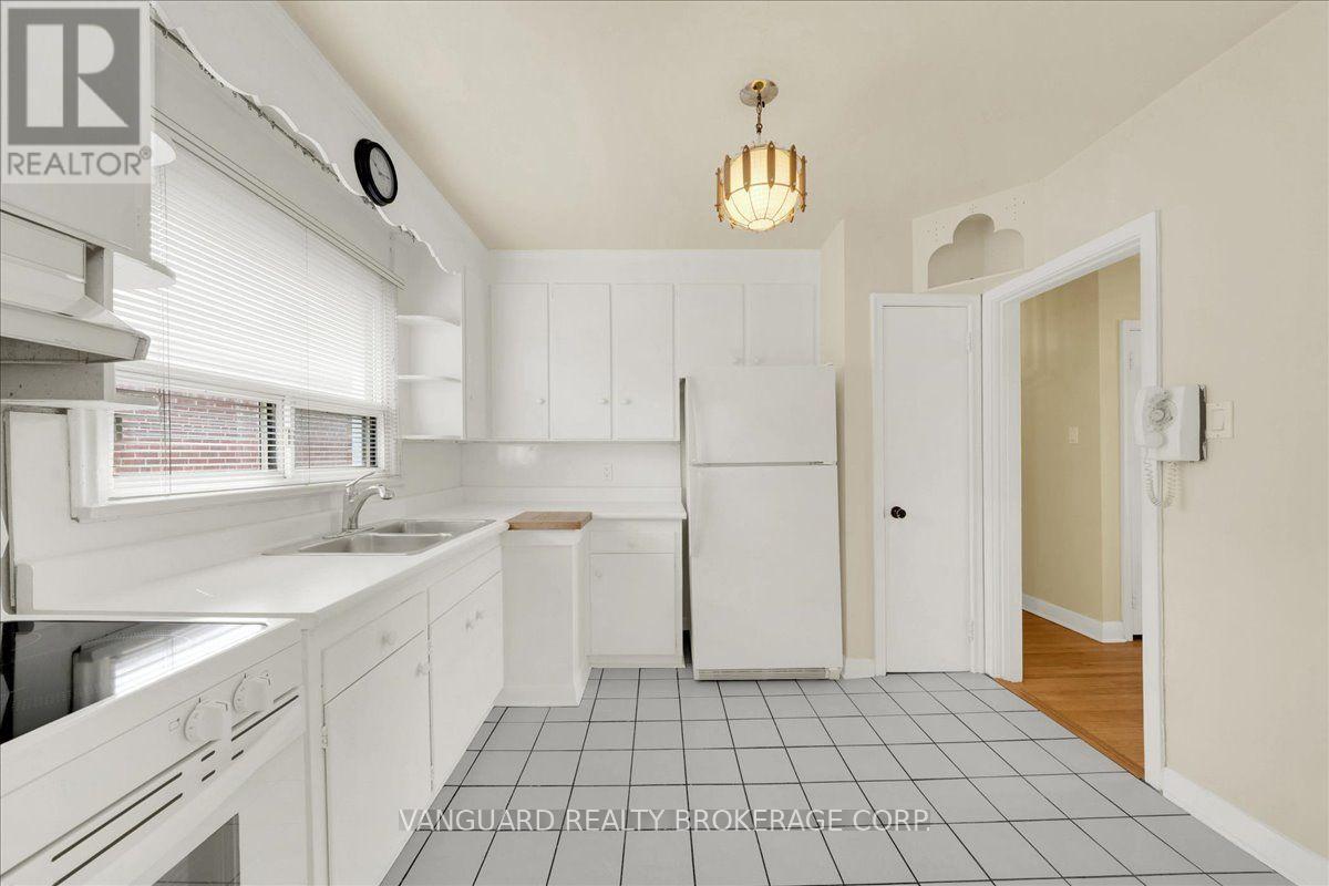 39 CAMBORNE AVENUE - 22