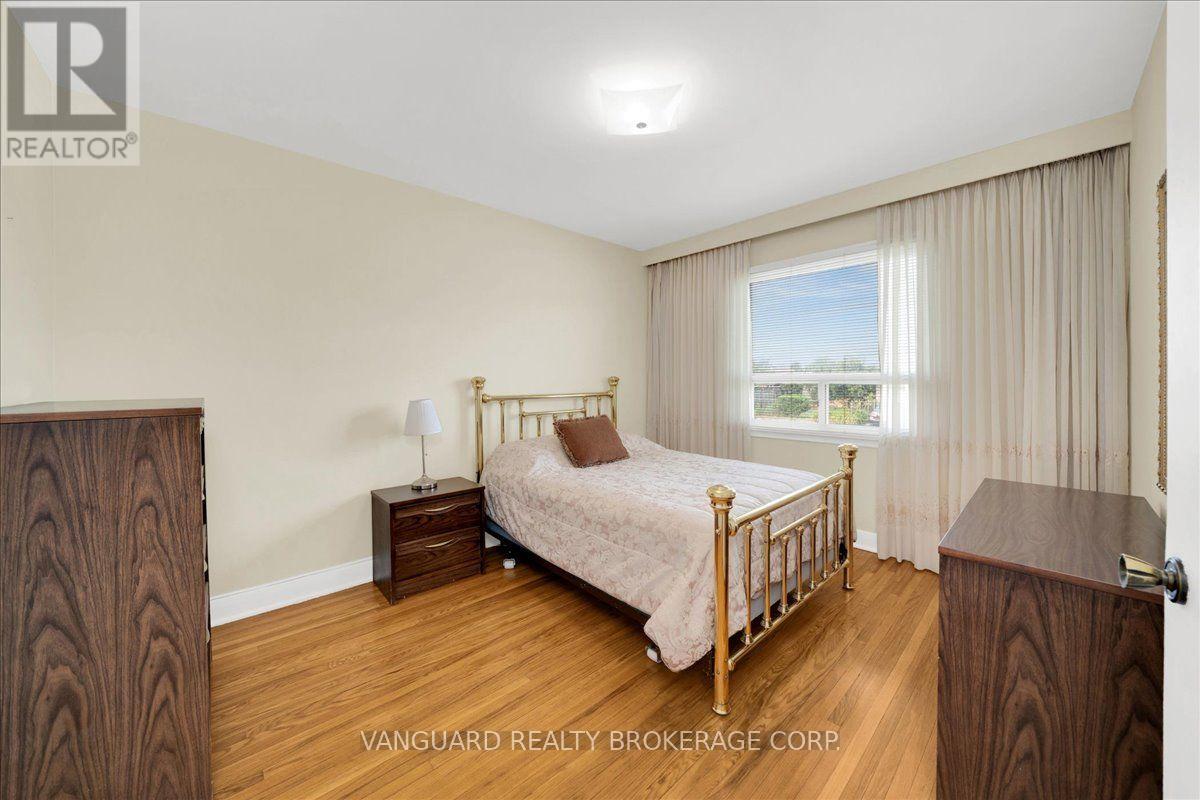 39 CAMBORNE AVENUE - 27
